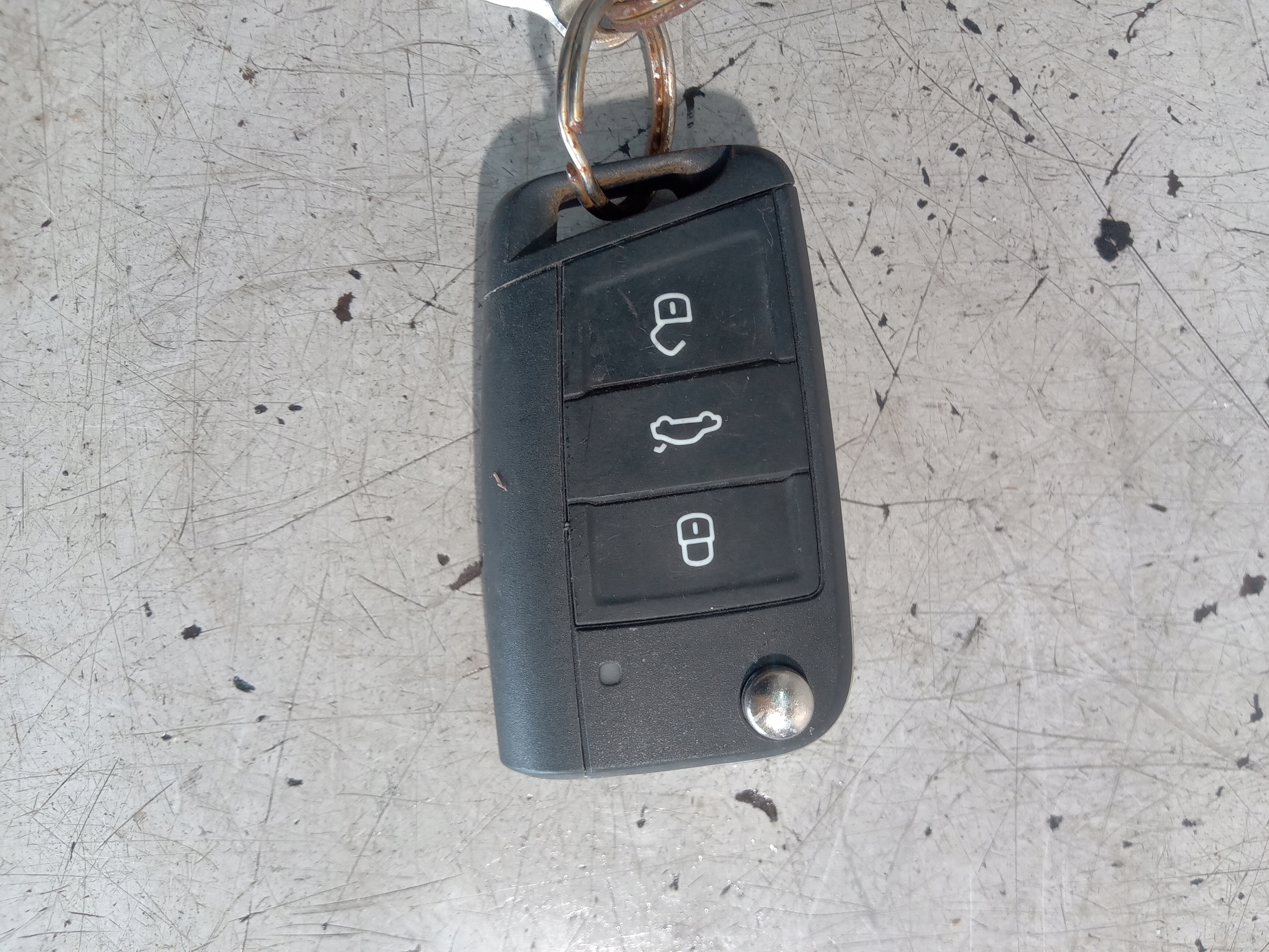 6F0959752D - БРЕЛОК ДЛЯ КЛЮЧІВ SEAT ARONA