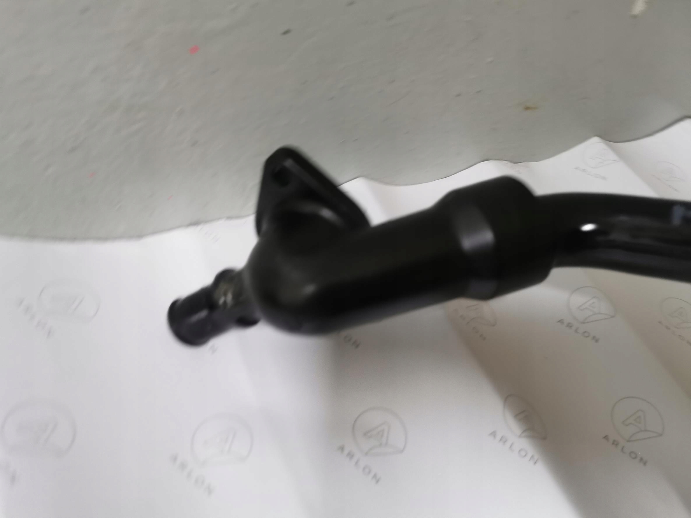csomag TERMOSTATU FORD MONDEO MK4 9682141580