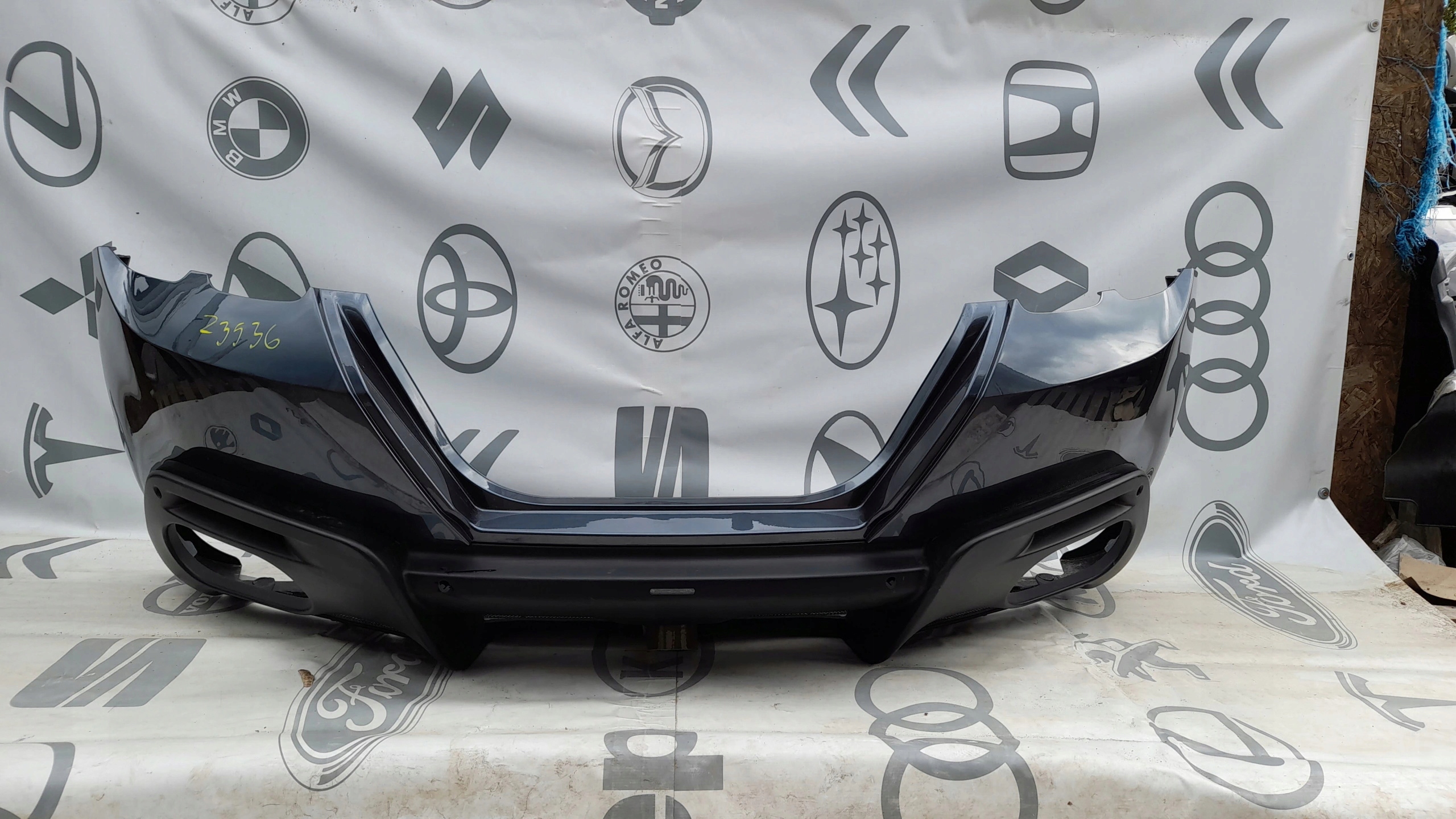 FERRARI ROMA TYLNY TYŁ ZDERZAK