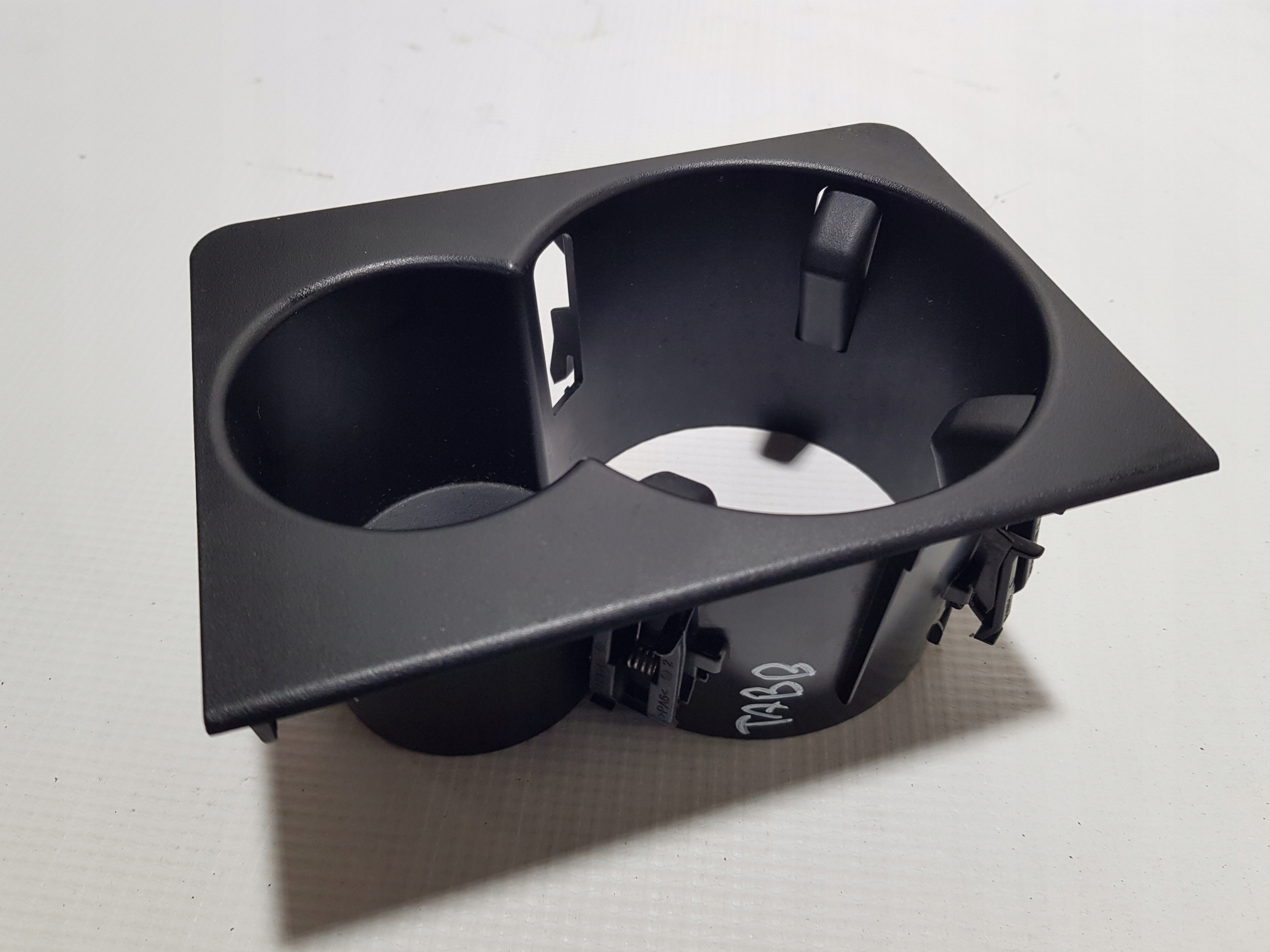 passenger compartment bracket for KUBKI MERCEDES CLS W218 CUPHOLDER