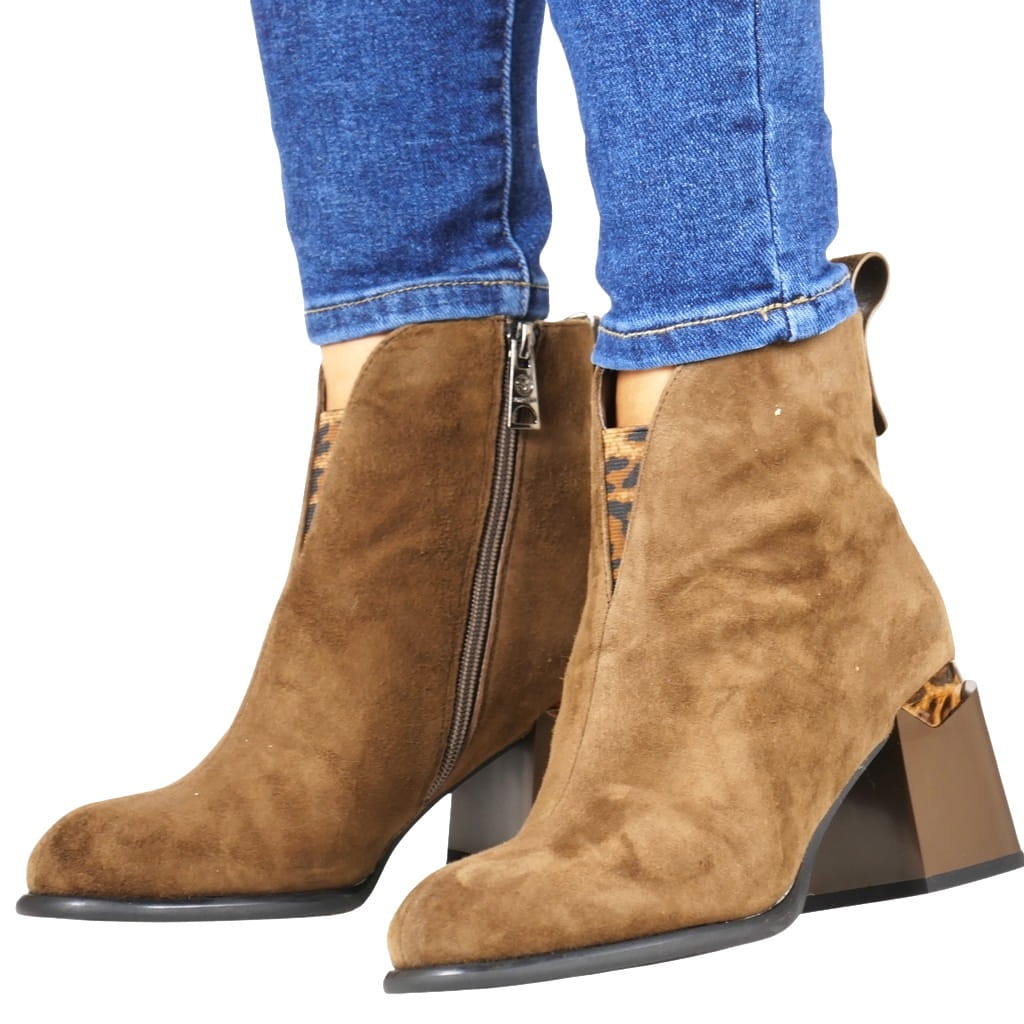 Hnědé Kožené Béžové Kotníkové Boty Na Podpatku A Pohodlný Styl A Pohodlí Elegance