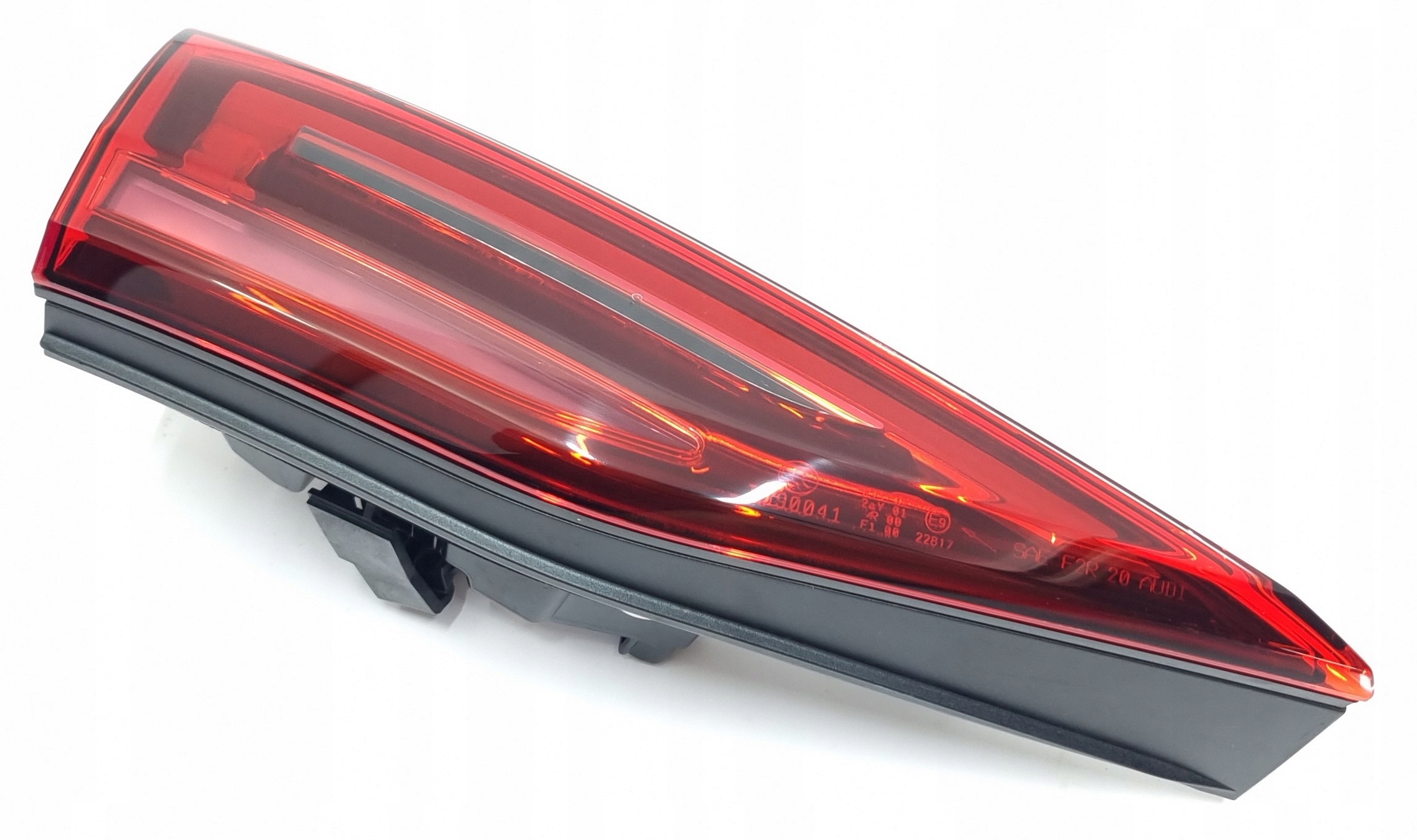 Lampa Led lewa tył Audi A3 8Y 8Y0945307 Informacje dodatkowe żarówki w zestawie