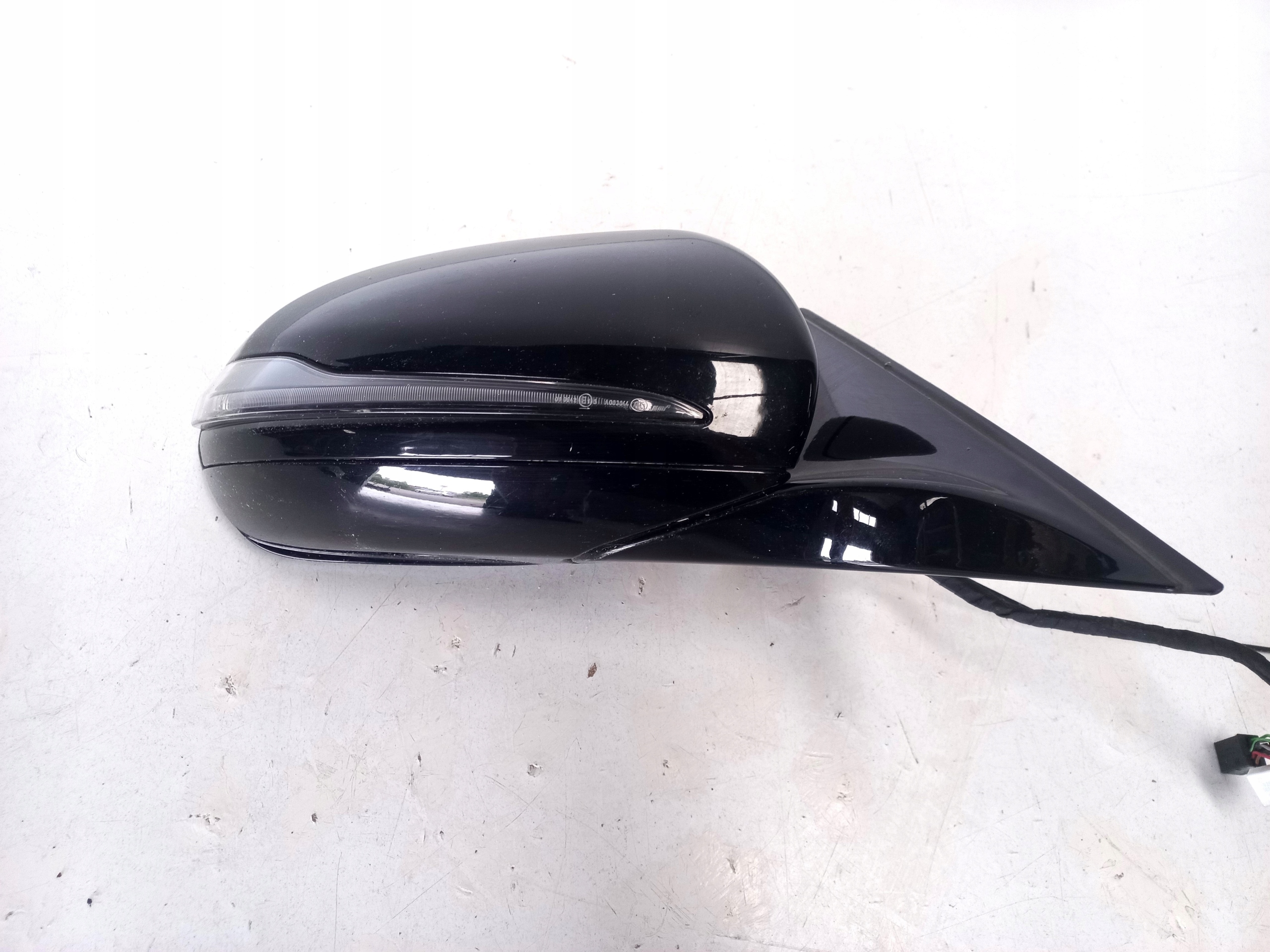 LUSTERKO PRAWE 8 PIN MERCEDES W213 EUROPA