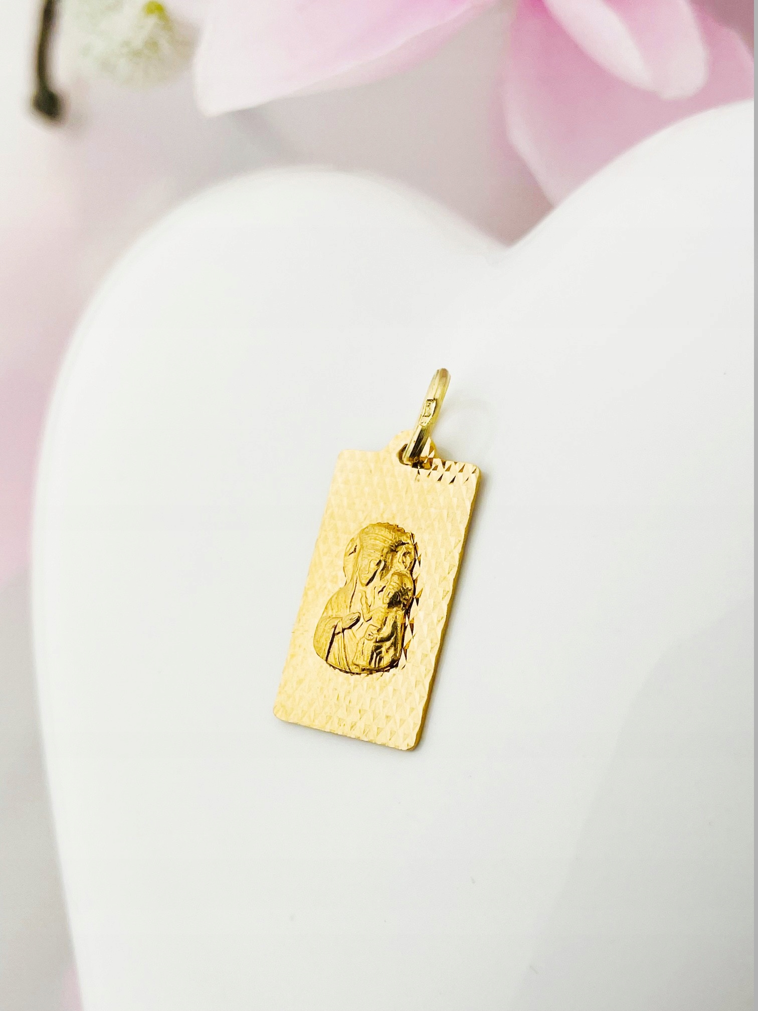 Zlatý Medailonek Přívěsek Panna Maria Čenstochovská Křest Svaté Přijímání