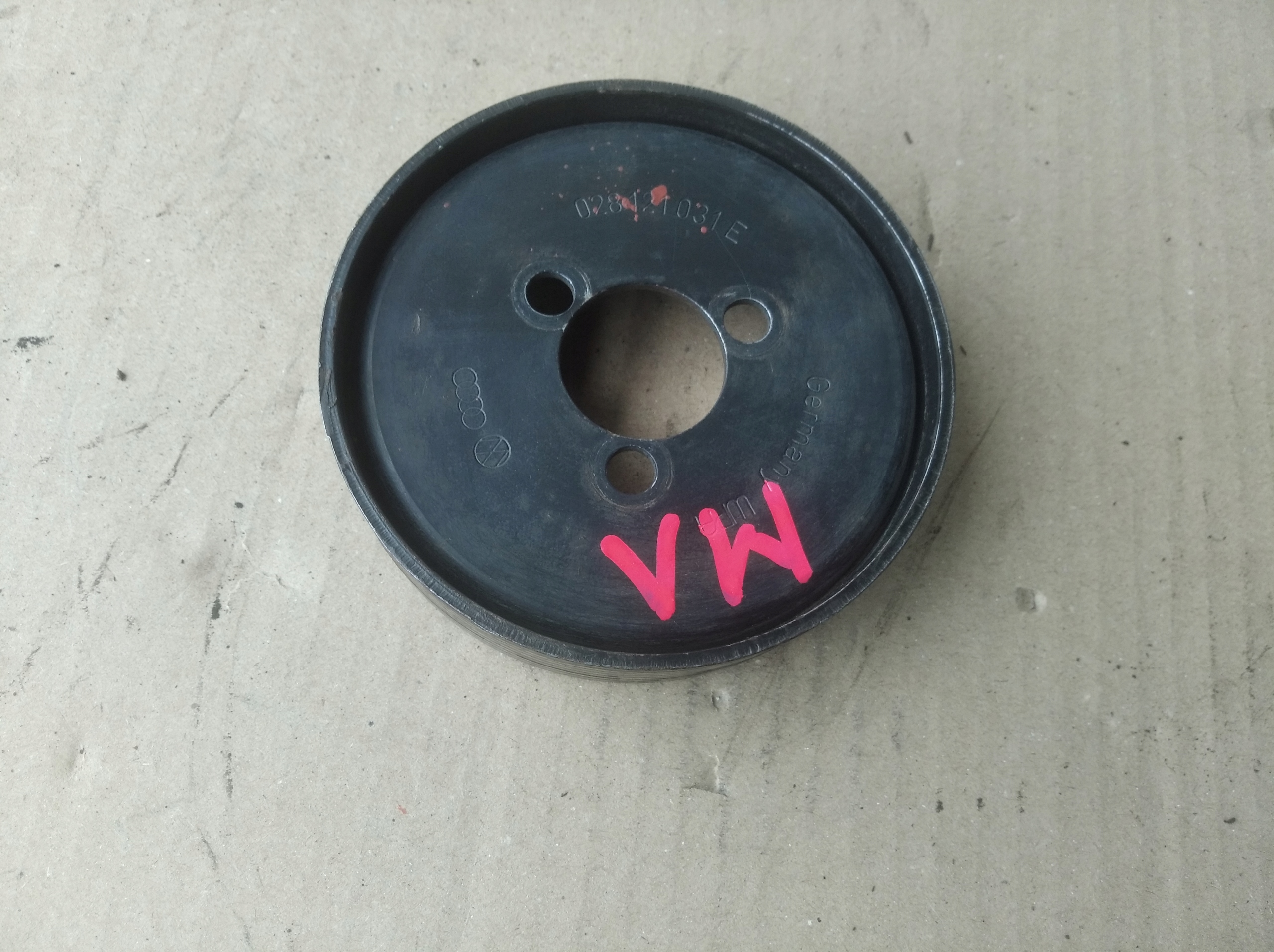 KOŁO PASOWE POMPY WODY VW AUDI SEAT 028121031E