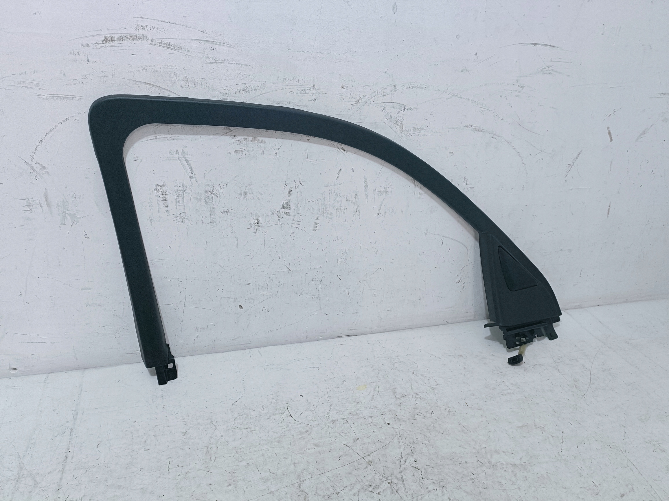 CADILLAC ESCALADE IV 15- left front frame gasket door 23447342