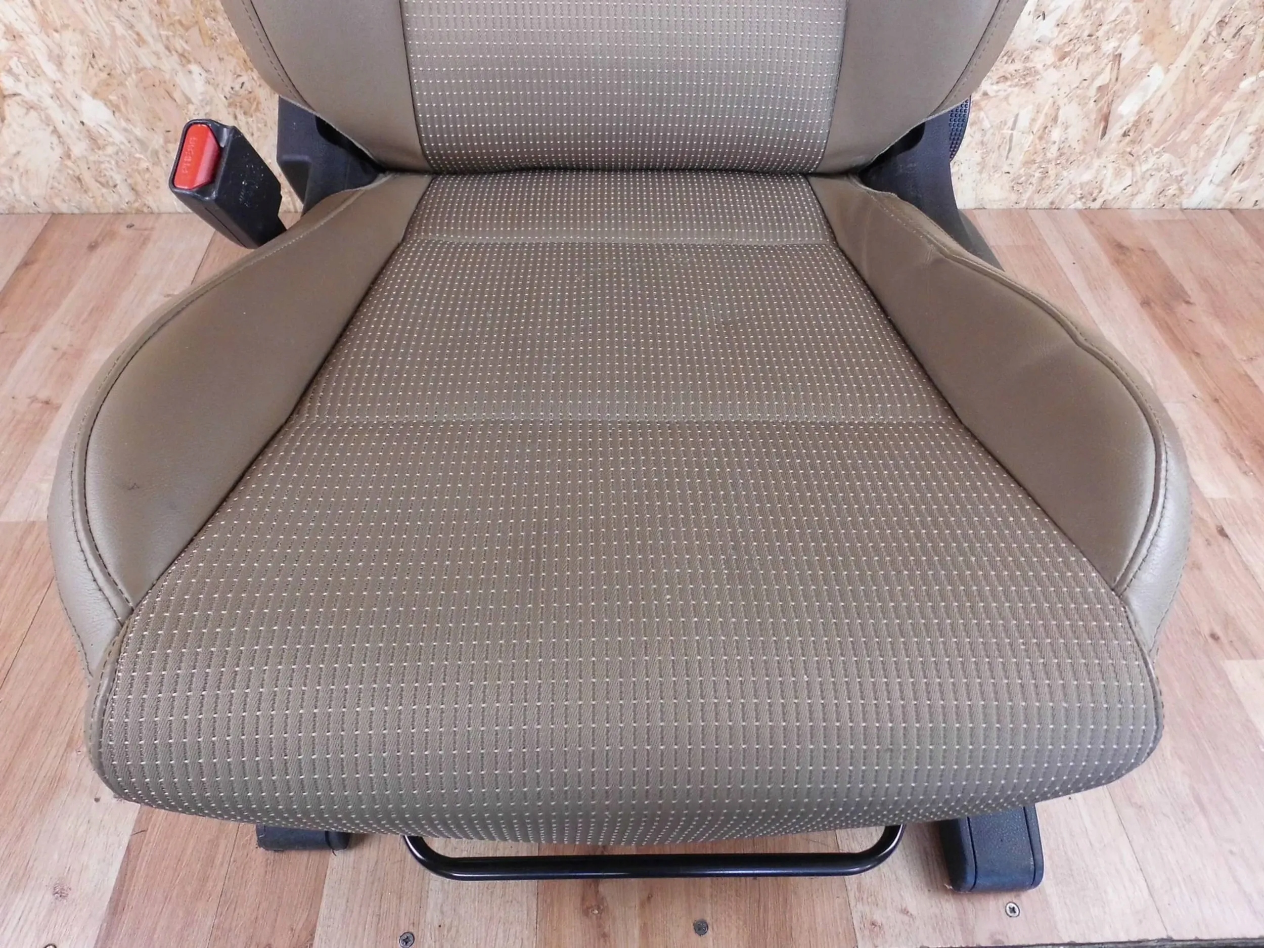 KIA Sportage IV seat sitting place left front driver´s front left