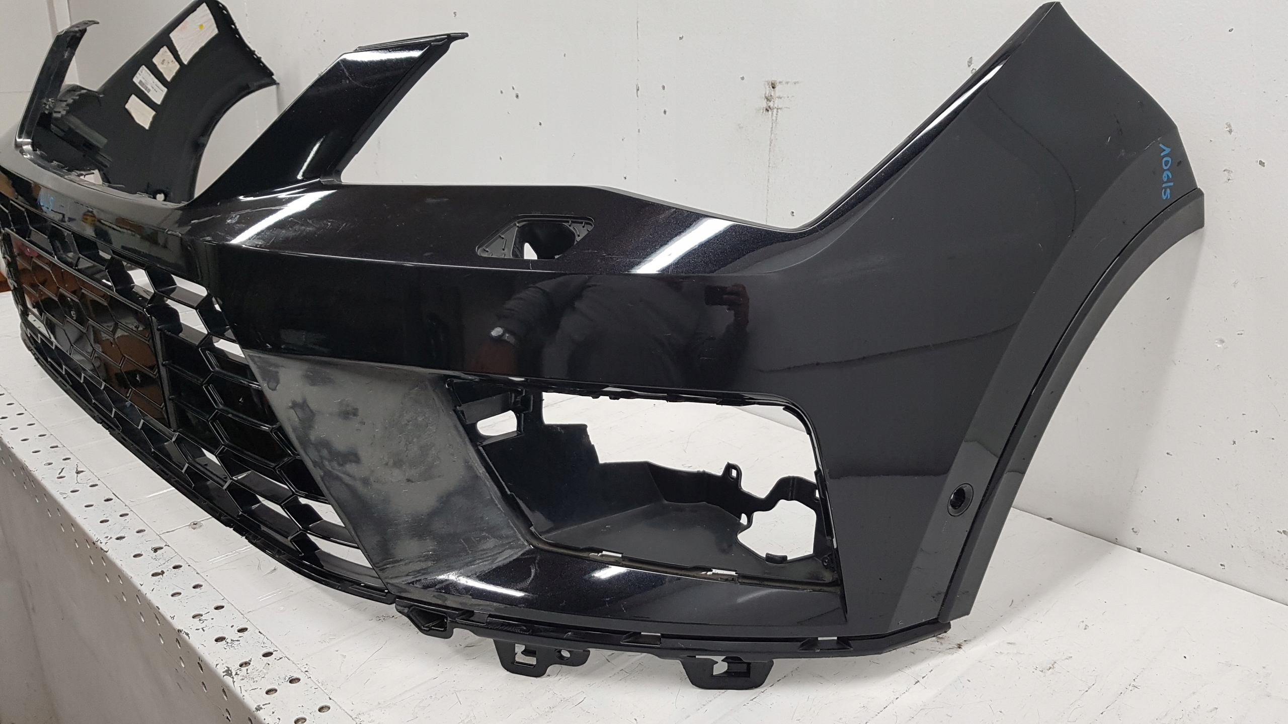 SEAT ATECA 575 16- ZDERZAK PRZÓD KRATKA Typ samochodu Samochody osobowe