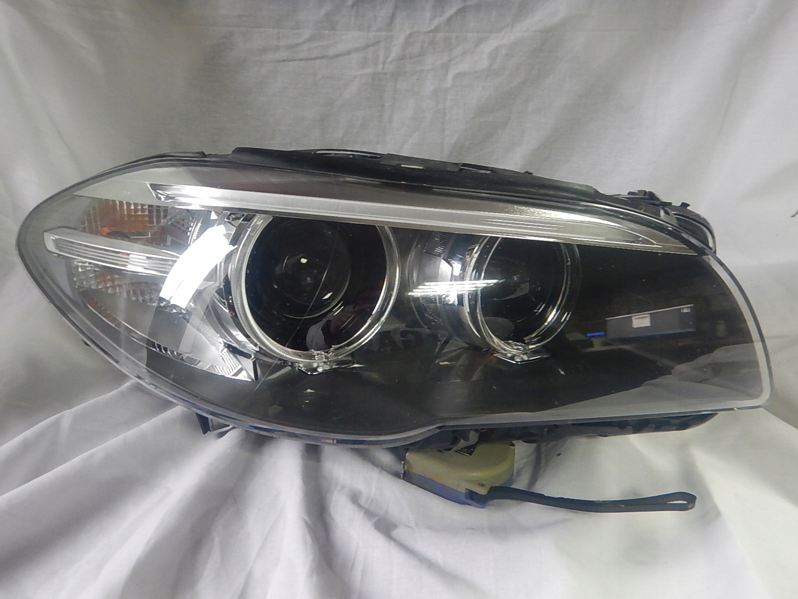 BMW 5 F10 F11 LIFT PRAWA LAMPA PRZÓD BI-XENON