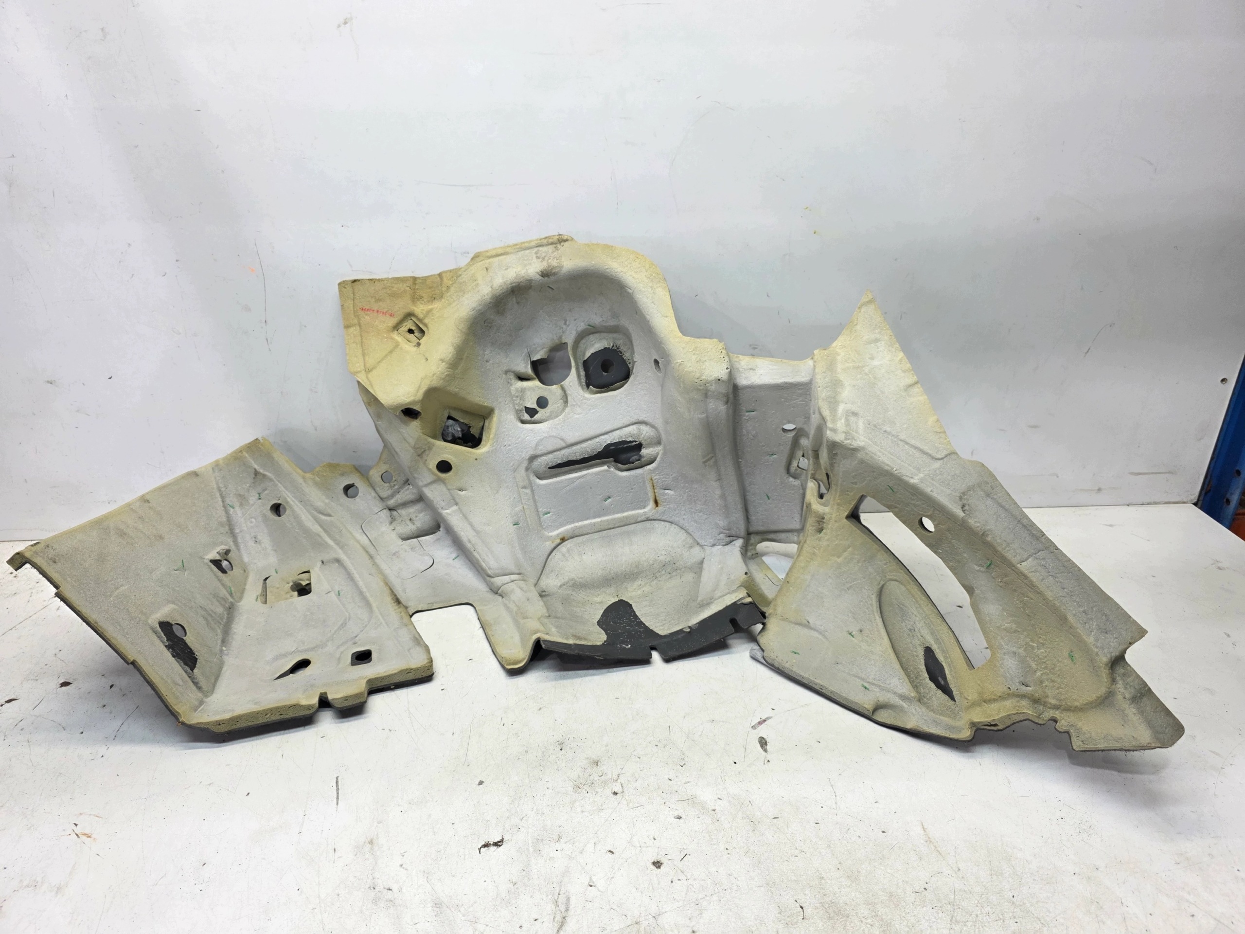 hangszigetelő NADKOLA bal far AUDI Q7 4M 4M0863813B
