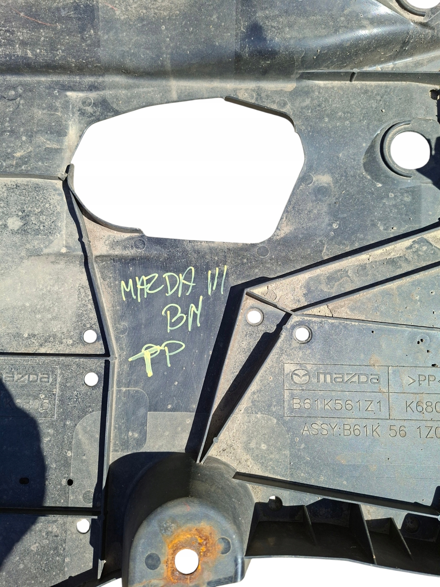 cover rear chassis MAZDA III B61K561Z1