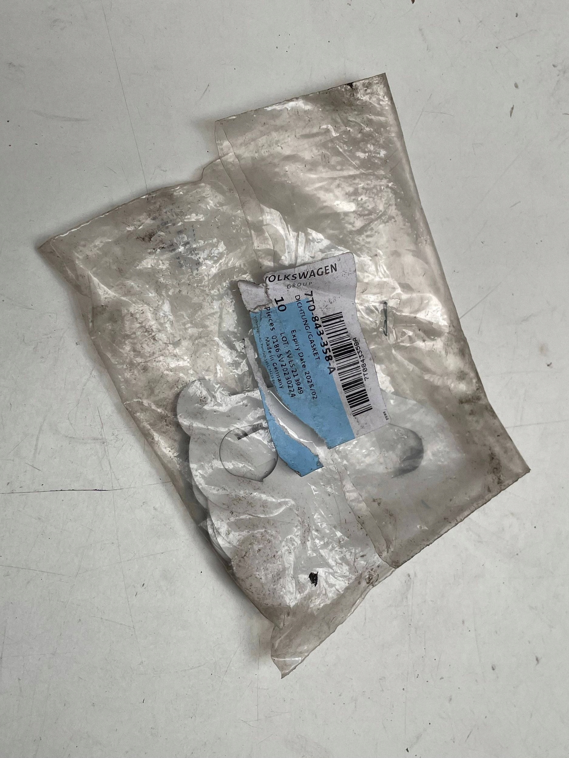 VW AUDI Joint SAMOPRZYLEPNA 7T0843358A CENA ZA SZTUKE !J