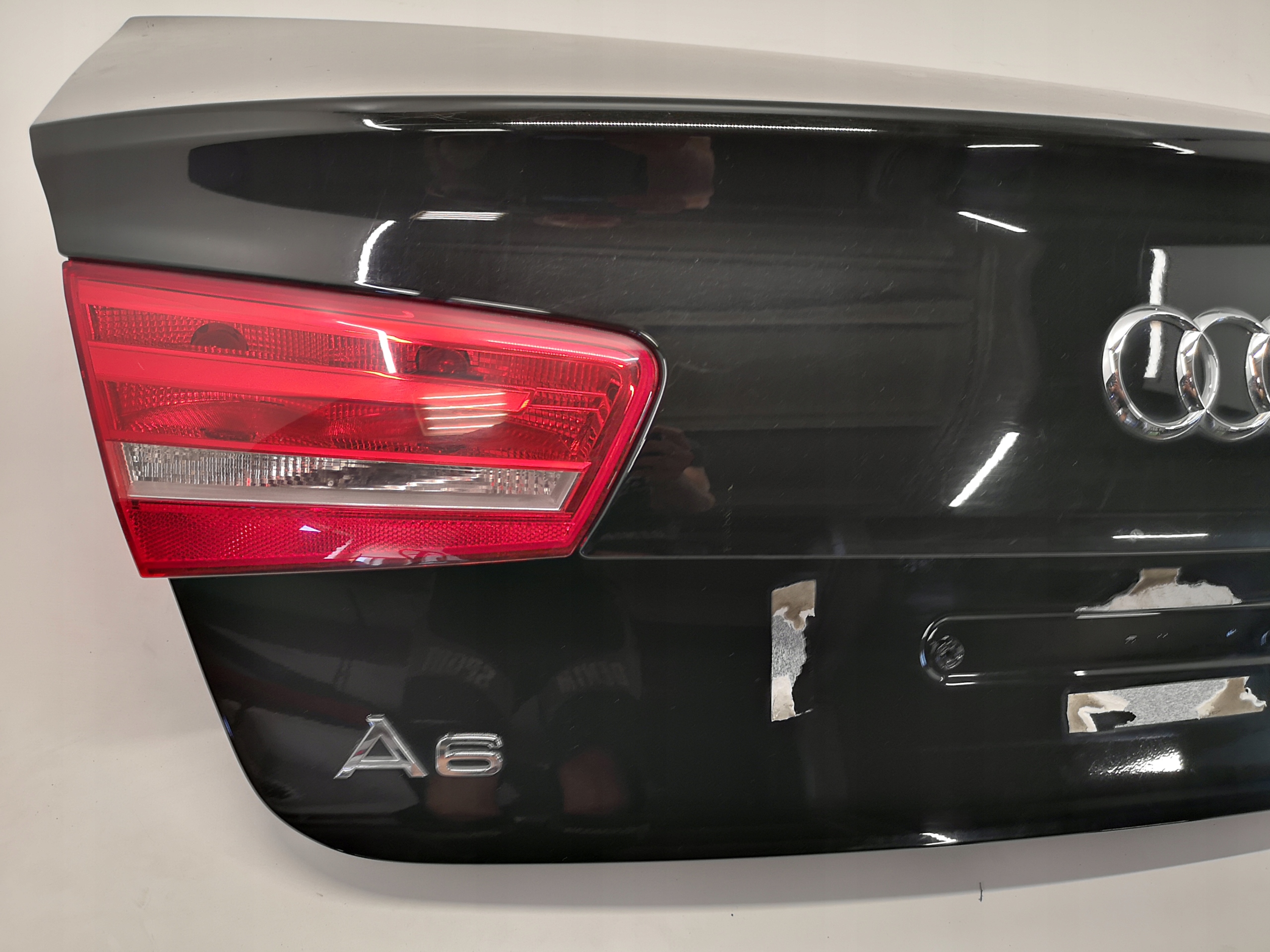 AUDI A6 C7 SEDAN KLAPA BAGAŻNIKA LY9B Typ samochodu Samochody osobowe