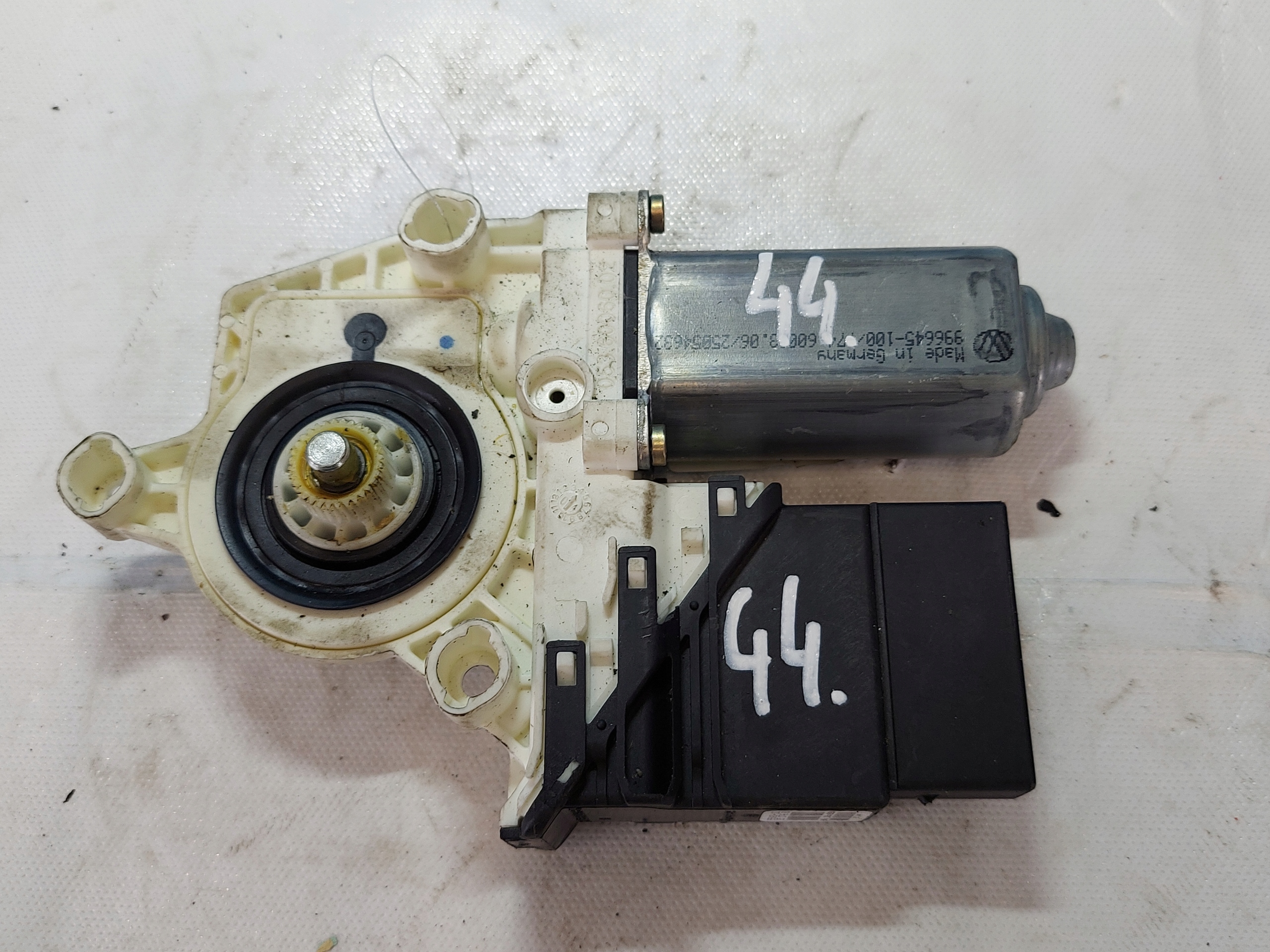engine lifting windows GOLF V 993424100 left rear part