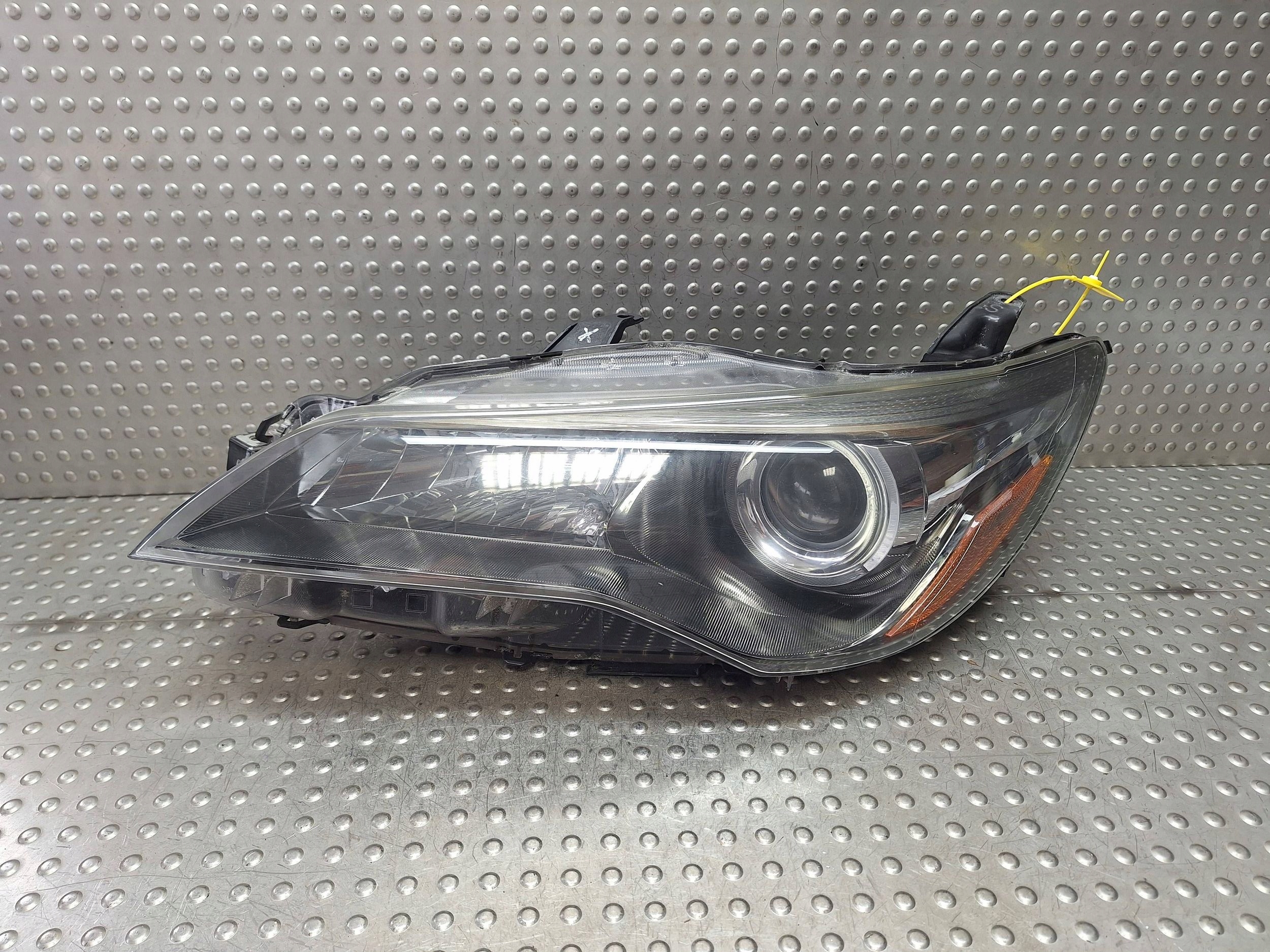 light left front TOYOTA CAMRY XV50 LIFT 15-17 dark