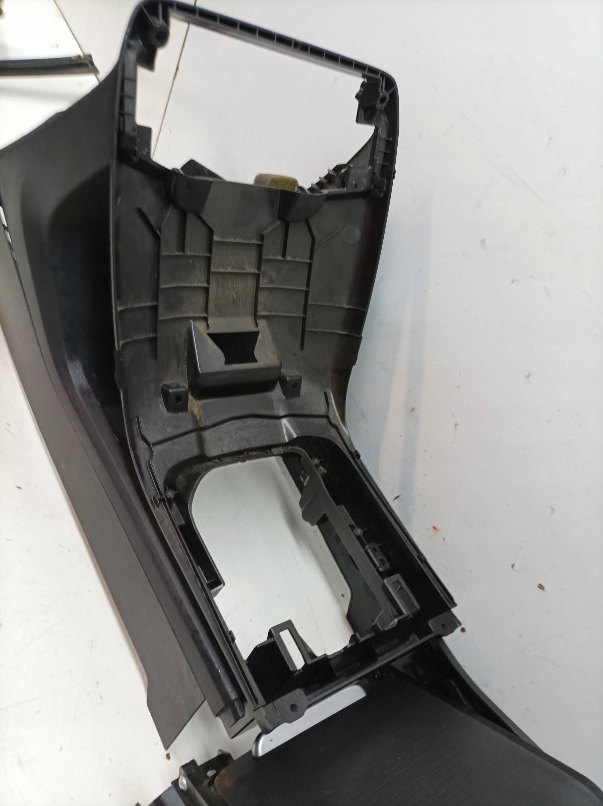 TUNEL central armrest LIFT V70 Volvo XC 70 III (2007- )
