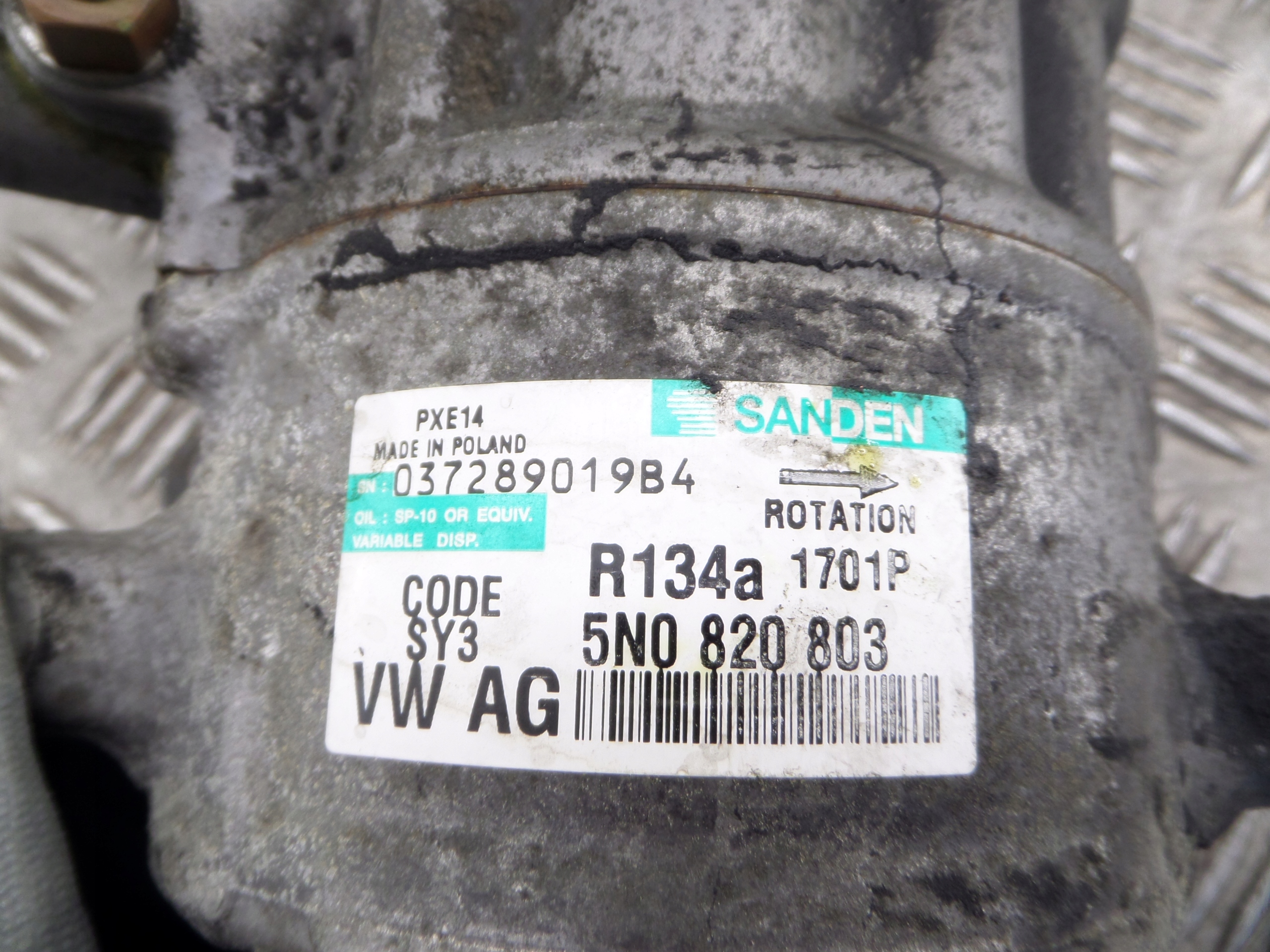 kompresor klimatizaci AUDI VOLKSWAGEN 5N0820803