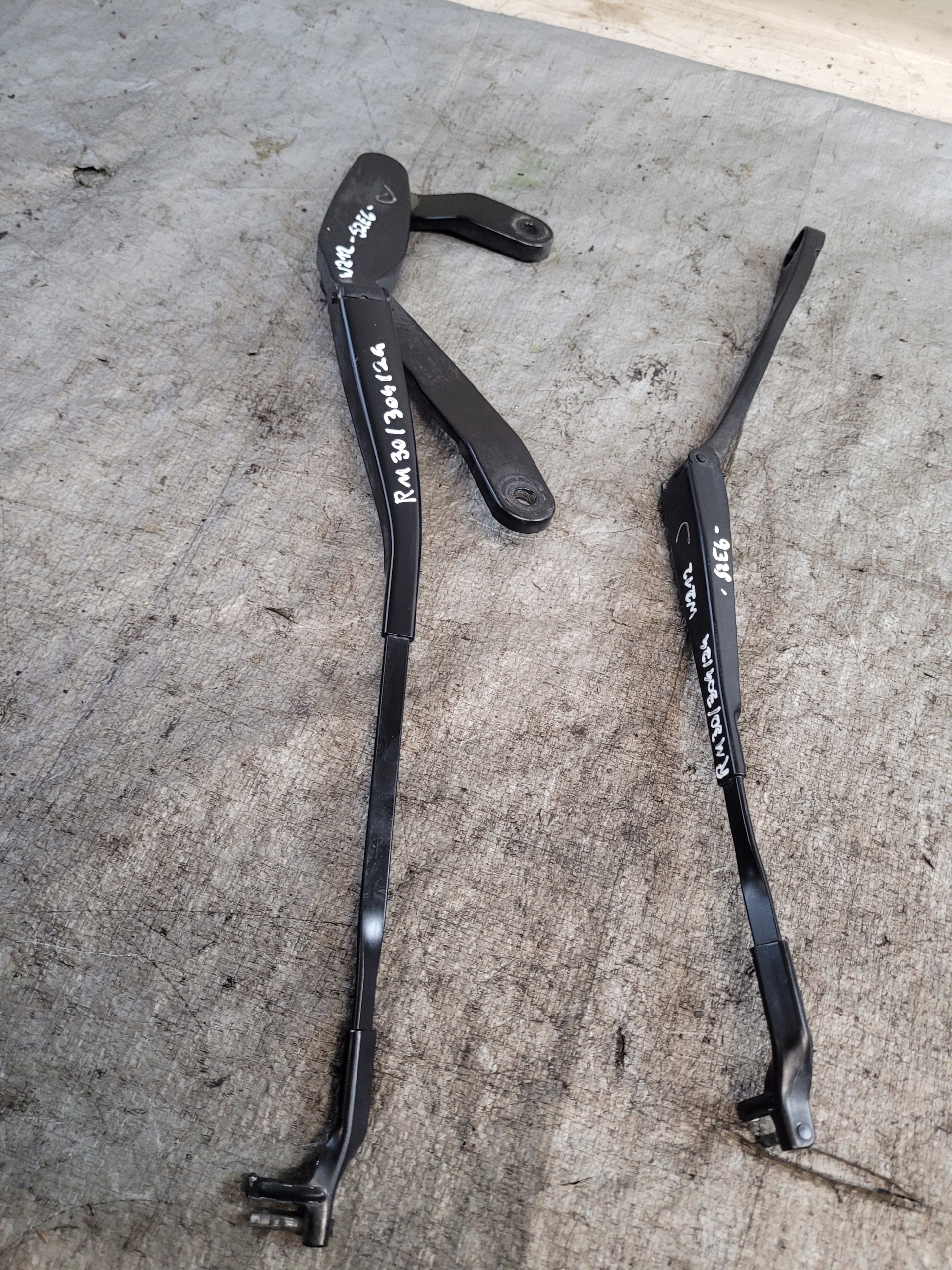 wiper arms front MERCEDES E class W212 13r. EU