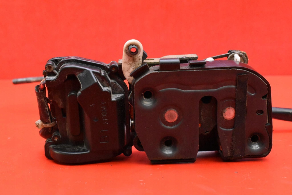 lock door front left front EU MAZDA 323 98-00
