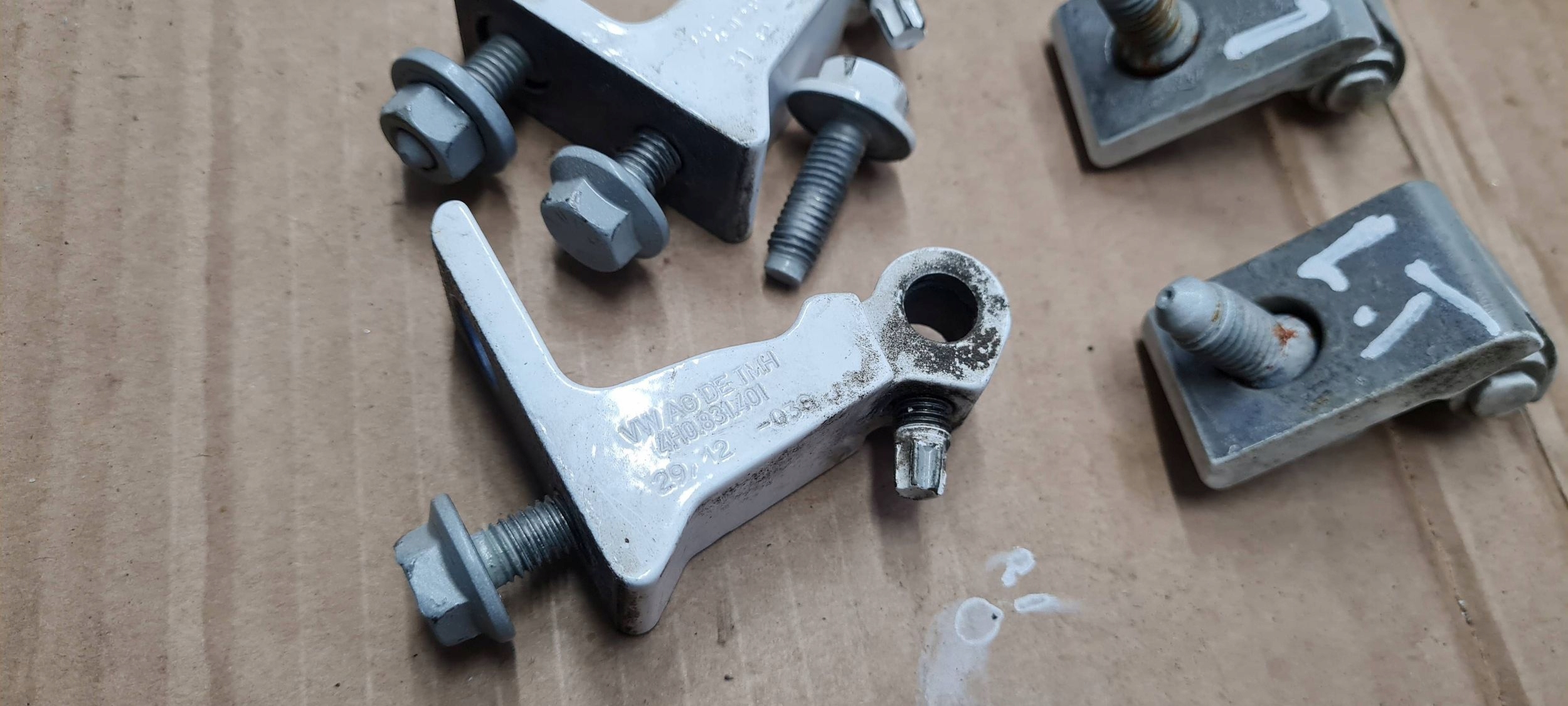 A7 4G S7 hinge hinges door right right rear part rear. KOMPLET LY9C
