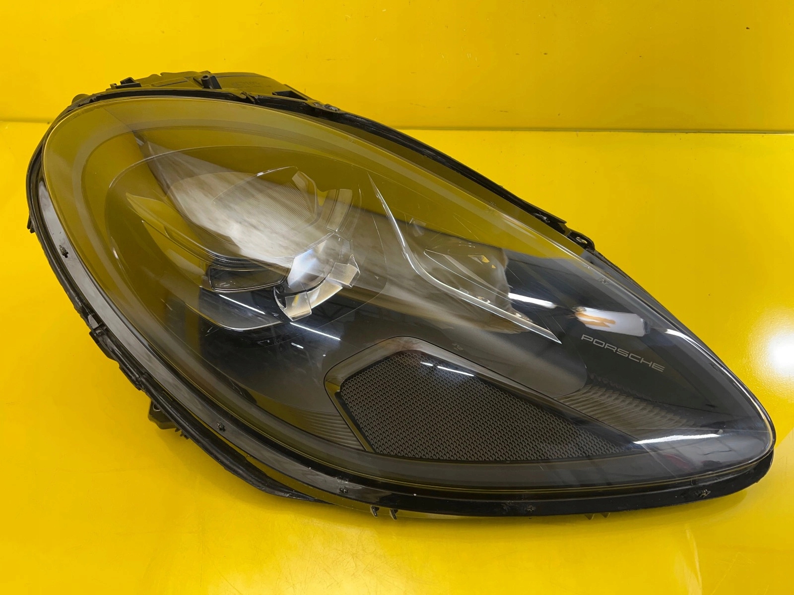 light right Porsche Macan 95B Full Led EU 95B941010AH