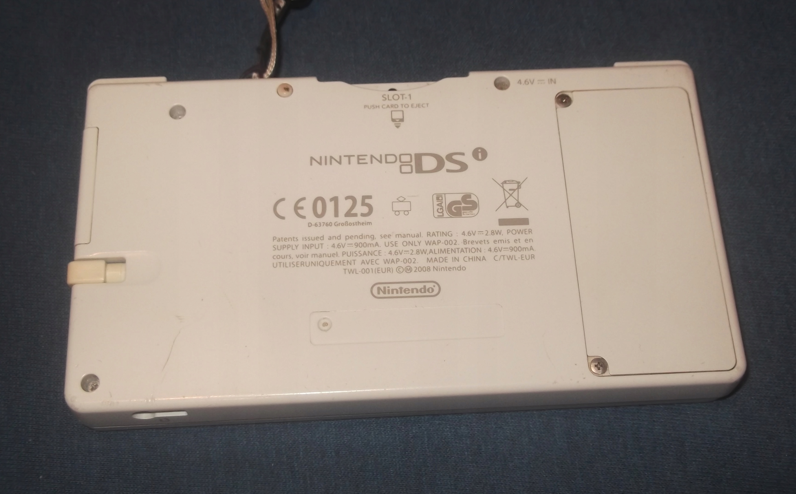 Konsola Nintendo DSi niebieska + rysik + gra + kabel