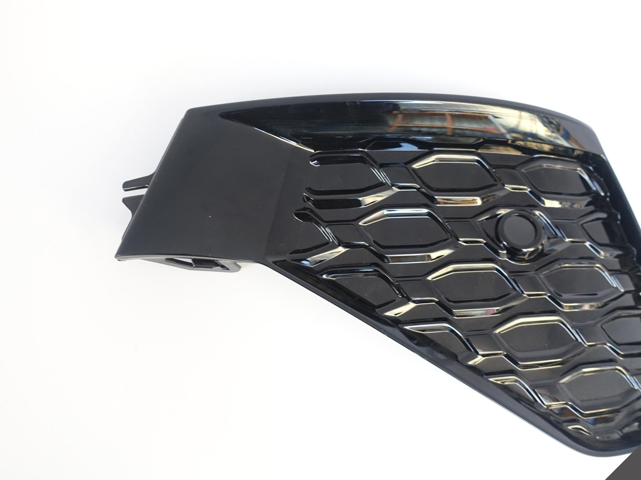 AUDI RS3 8Y0 20- bumper grid right rear part