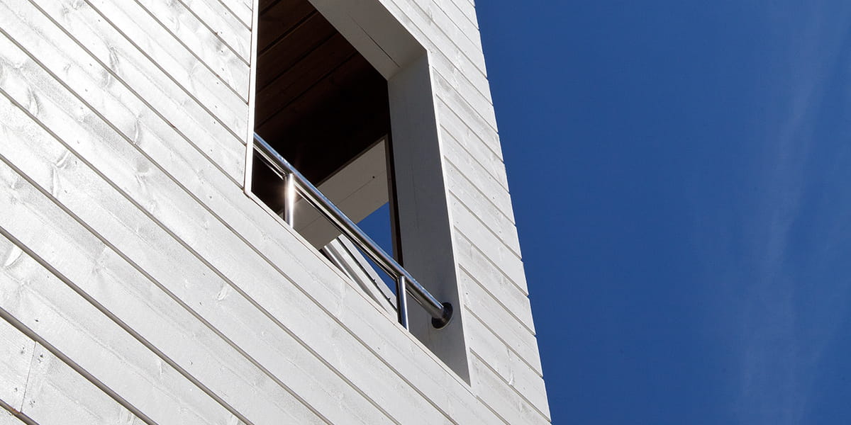 Farba kryjąca do płotu z drewna Tikkurila Ultra Pro 30 2,7L RAL 8024 brąz Stan opakowania oryginalne