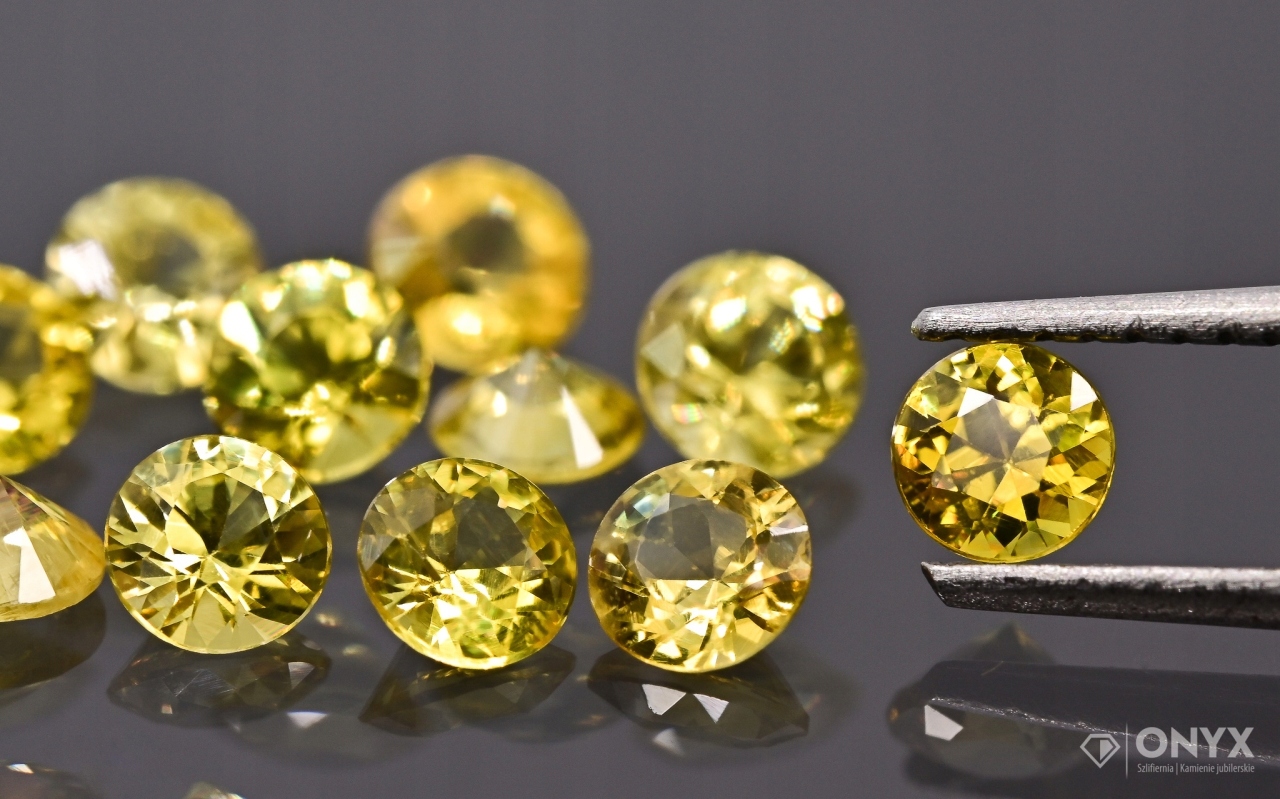 Safír žlutý fazetovaný kulatý fi 4 mm