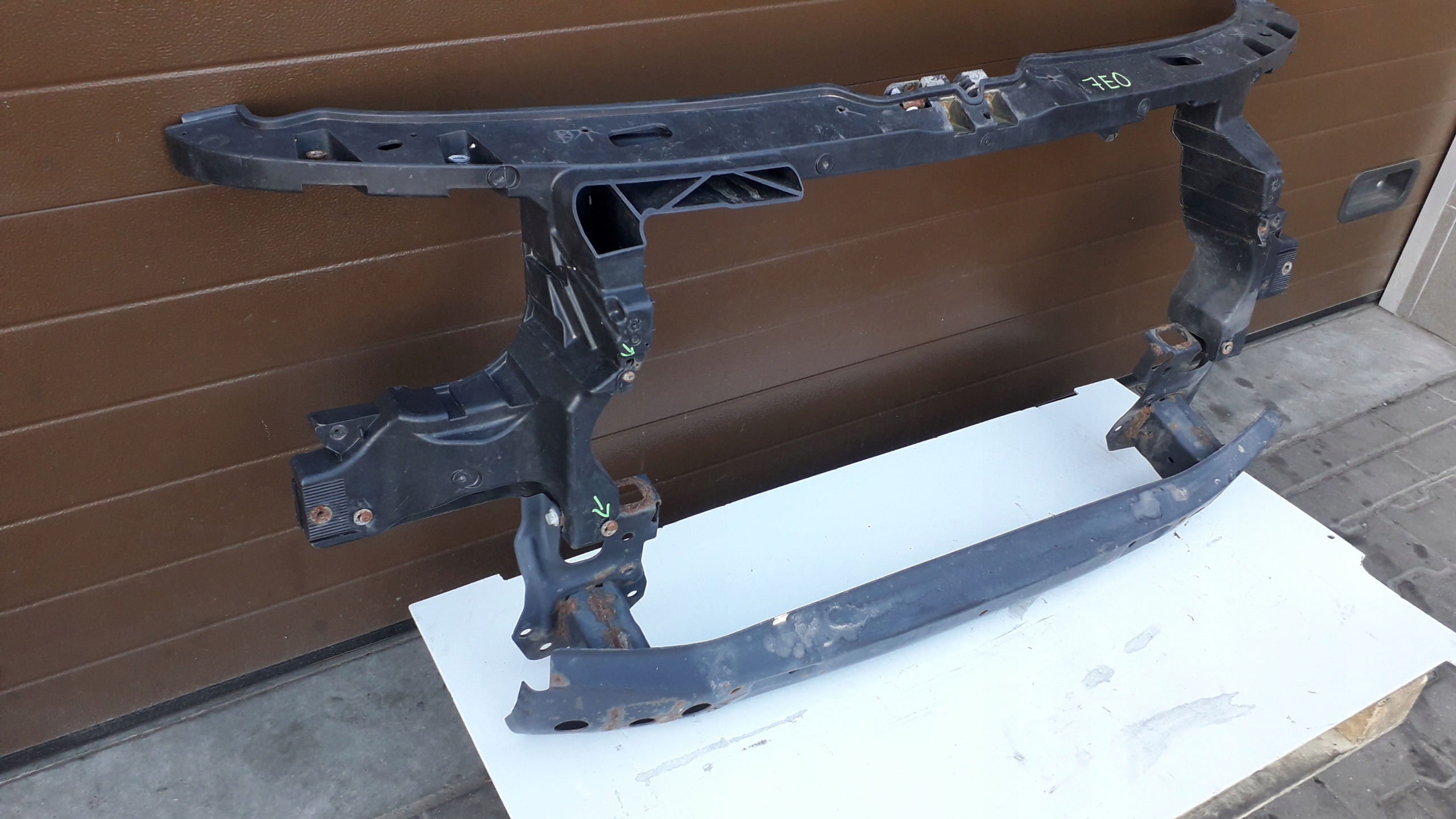 sider support panel for radiators pillar iron VW 7E0 T5
