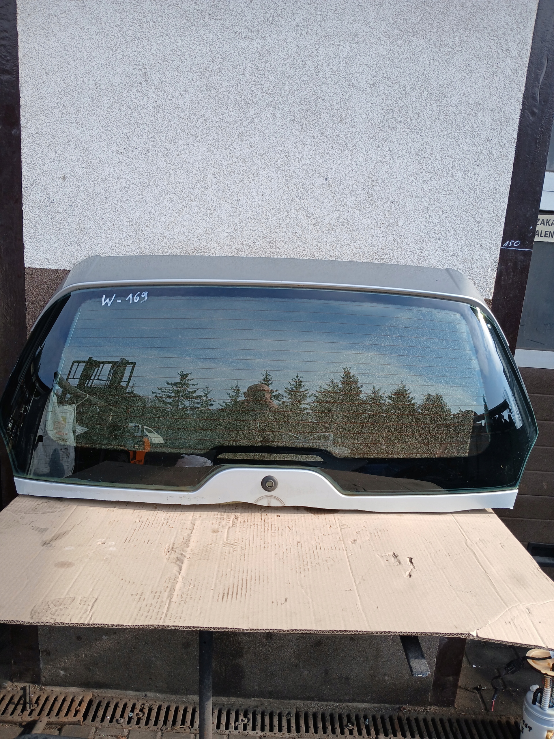 SZYBA TYLNA W KLAPE MERCEDES W169 A KLASE 5 DRZWI