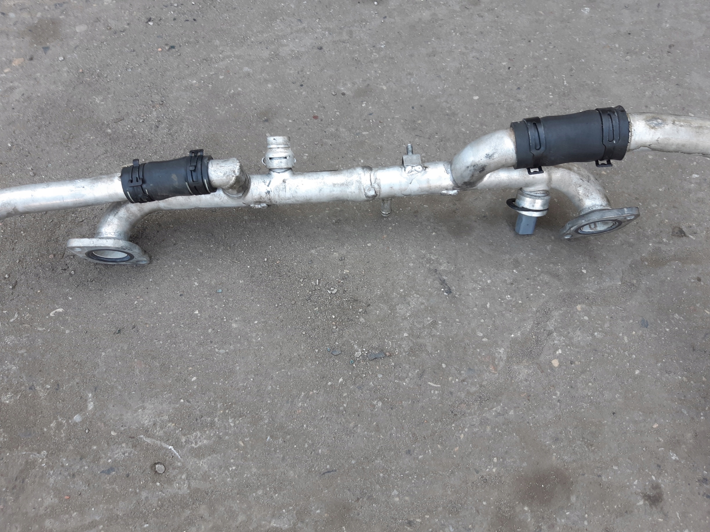 AUDI Q7 4L 4.2 FSI cijev prijenos vode 079121071BF 079121070BH