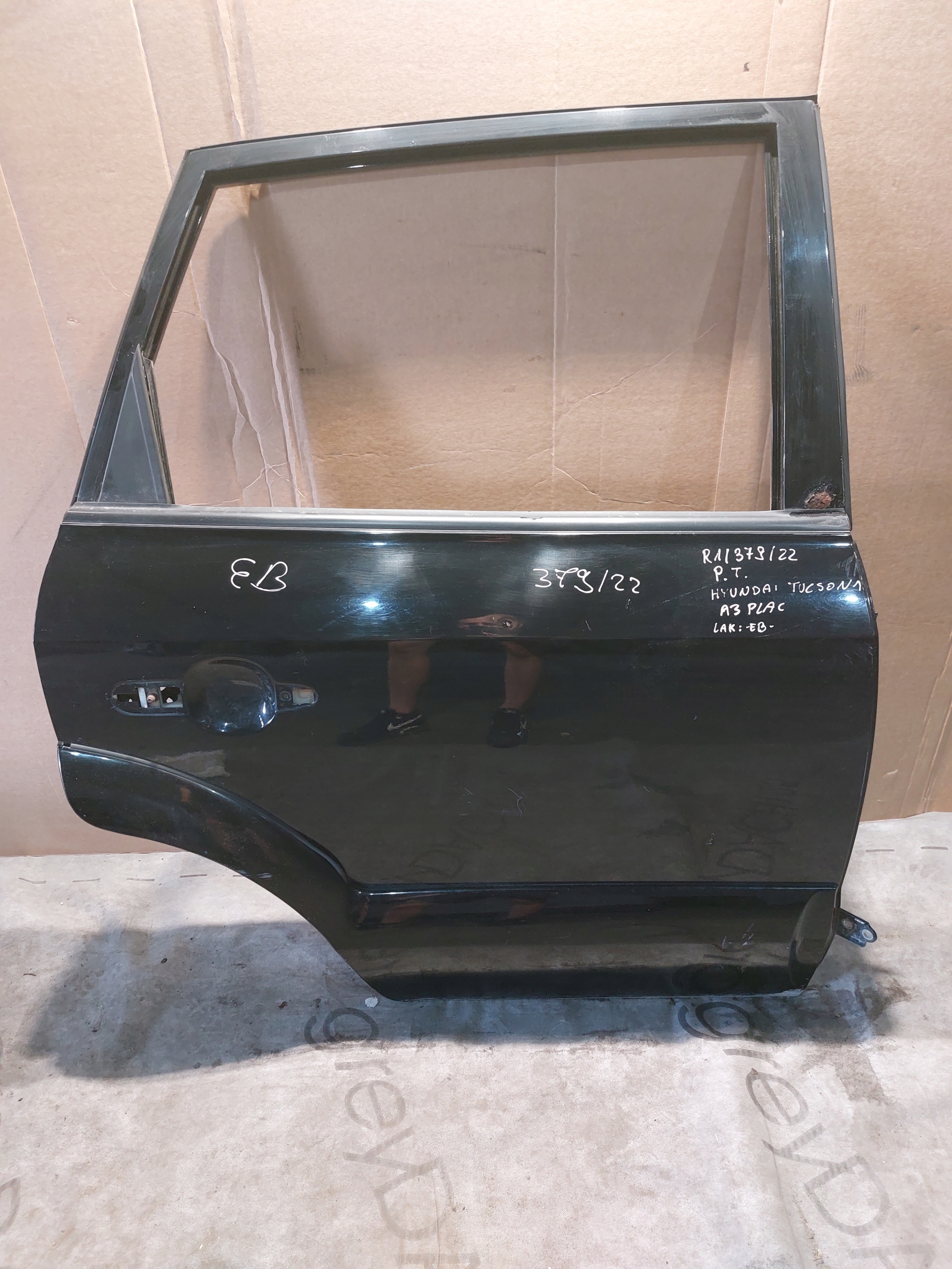 door right rear. HYUNDAI TUCSON and -EB