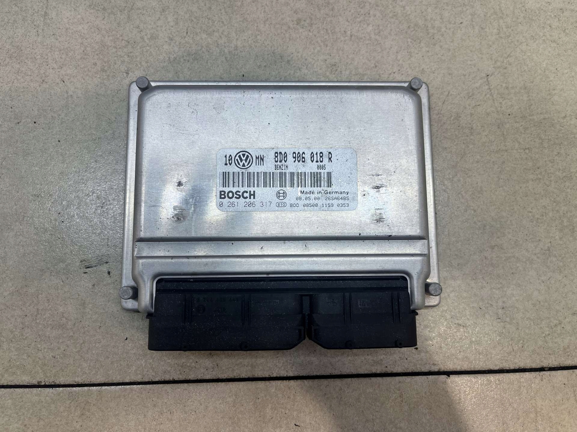 control unit of the engine PASSAT B5 1.8 B 0261206317