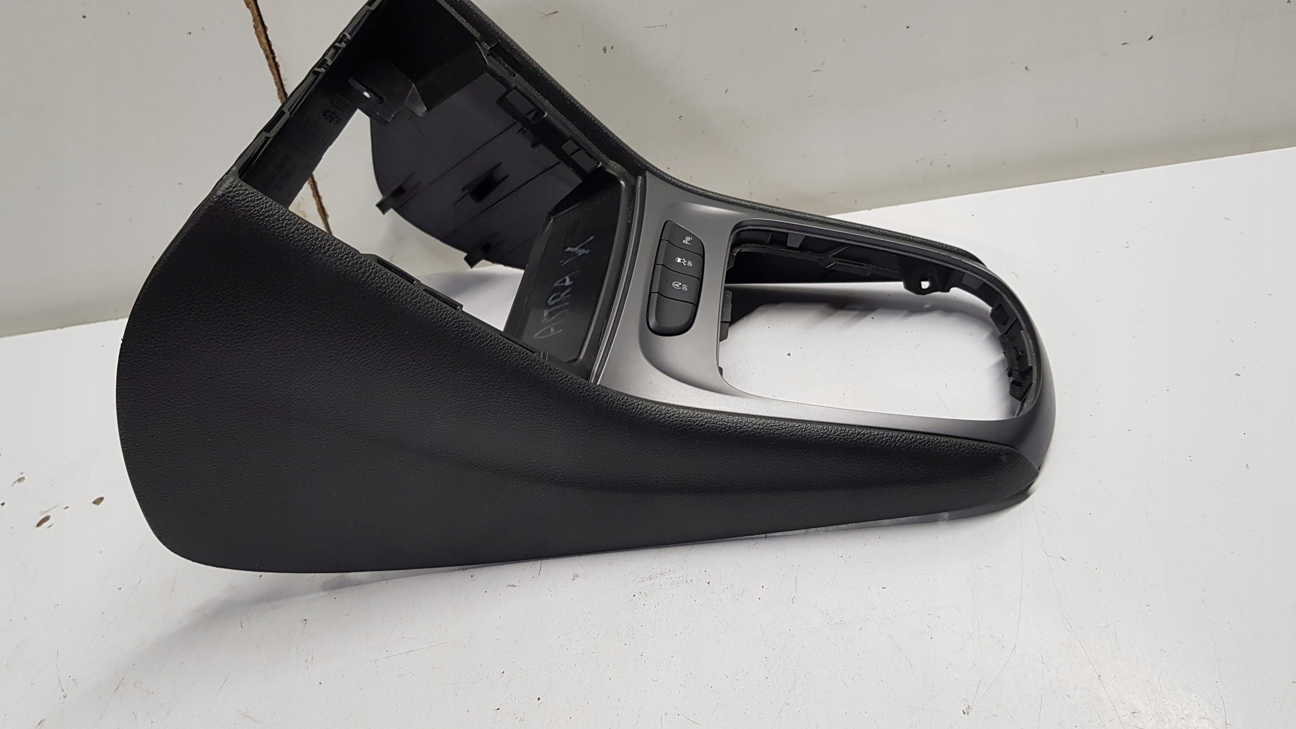 рамка передач тунель opel ASTRA K