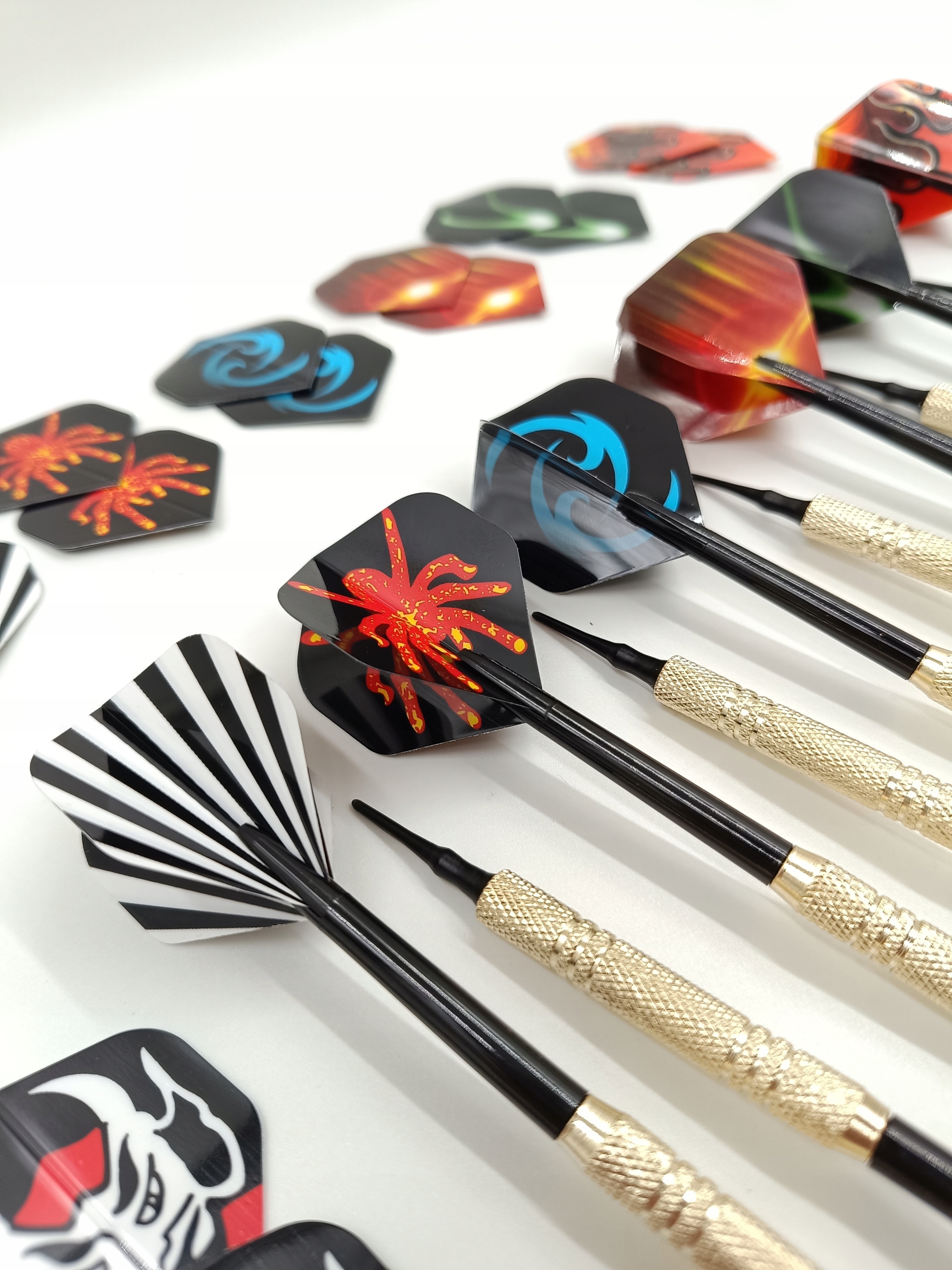 RZUTKI DART ZESTAW 12 RZUTEK LOTEK DO DARTA LOTKI 100 GROTÓW + 42 PIÓRKA Model Metronic