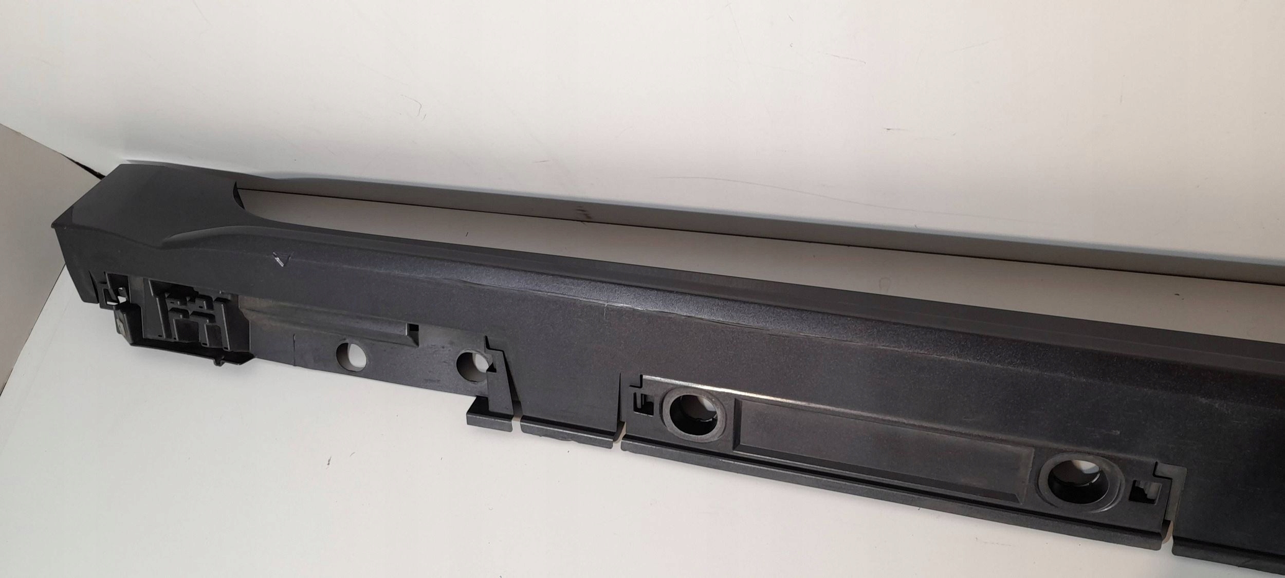 Toyota Corolla E21 Kombi moulding threshold left 7586002220 1G3 (LS12)