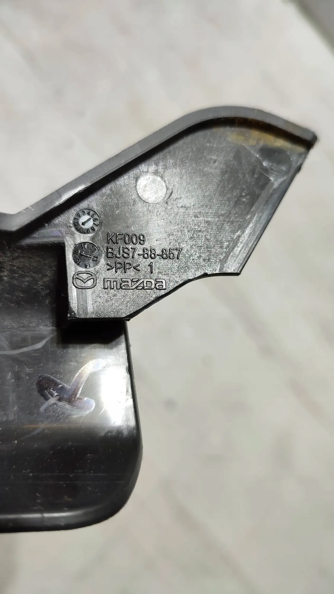 Mazda 3 III BM 17r Pokretlo handle control seat
