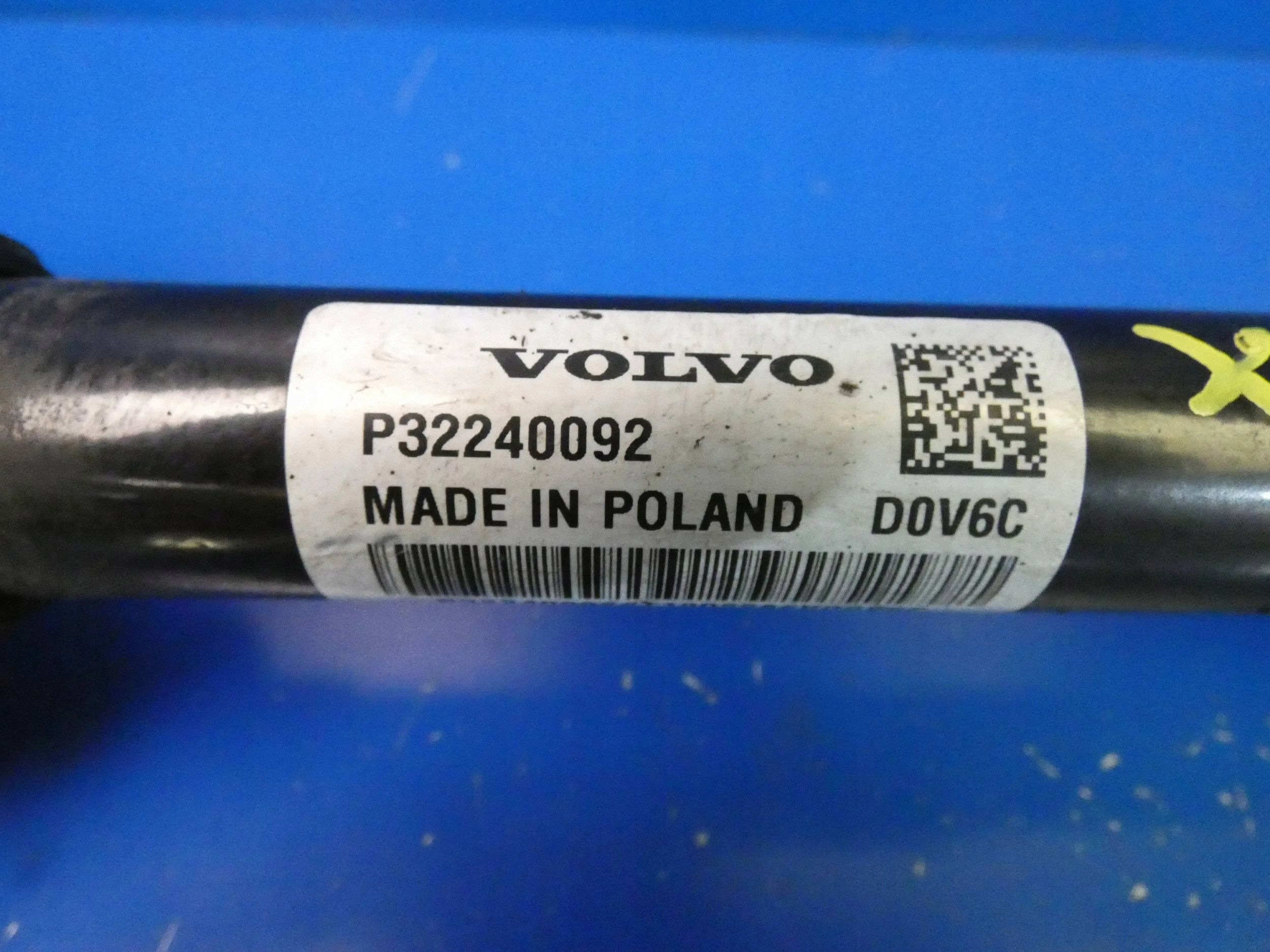 semi-axis front front side left Volvo XC40 P32240092