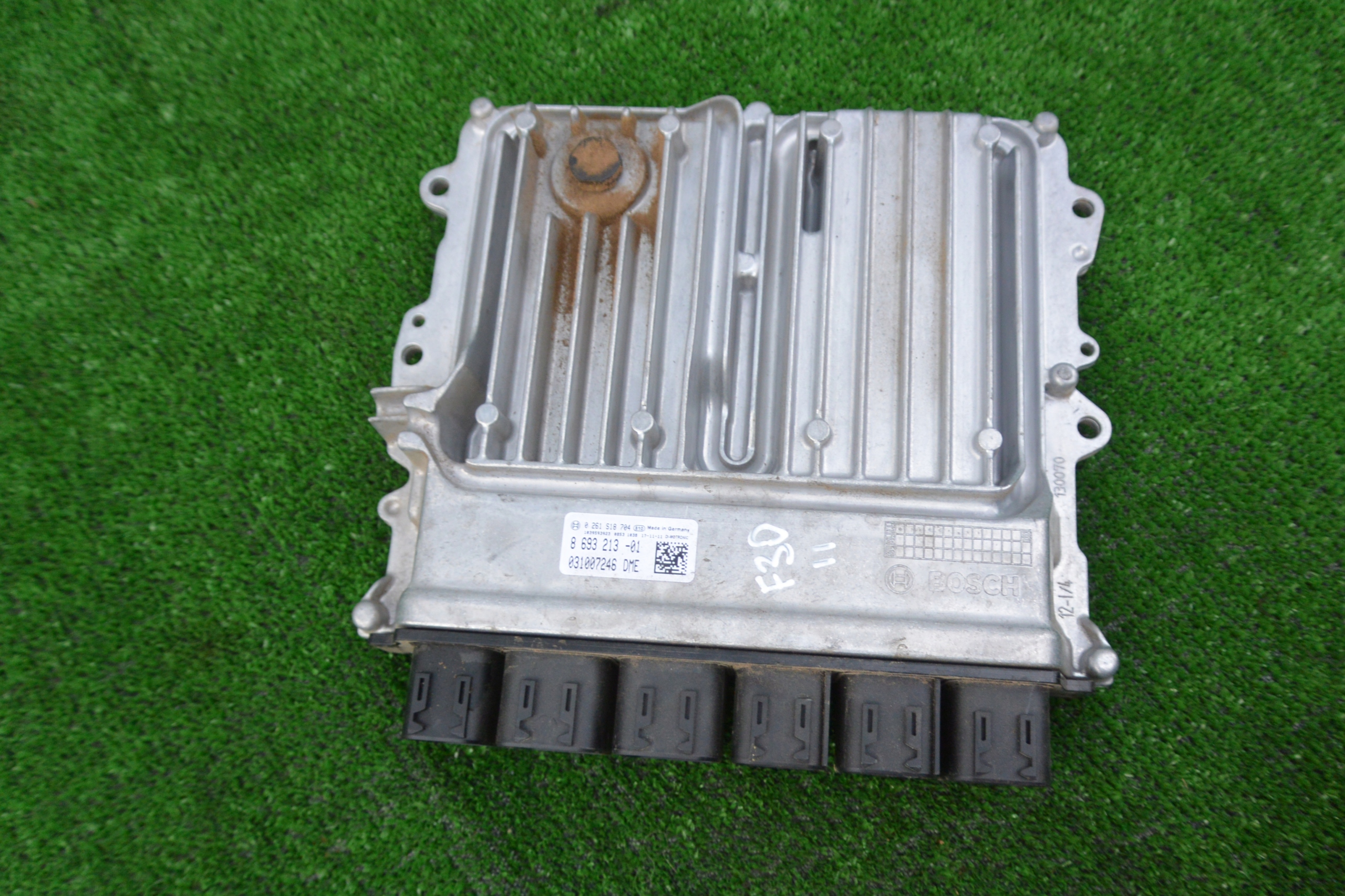 control unit computer of the engine DME B48 2.0I BMW F30 330E hybrid