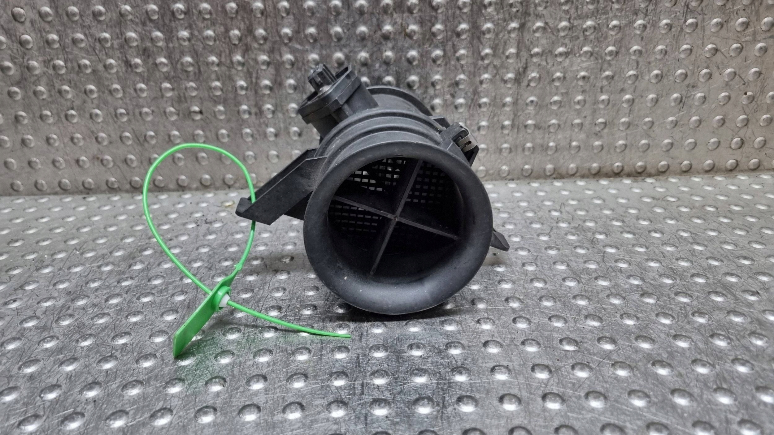 flow meter 0280217804 077133471D AUDI A8 D2 D3 3.7 4.2 V8
