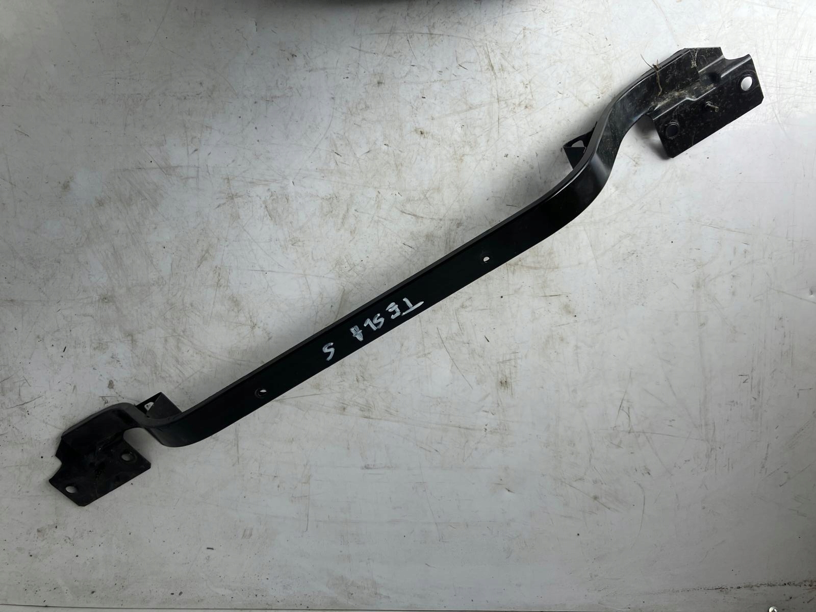 sider wall support of the front TESLA MODEL S
