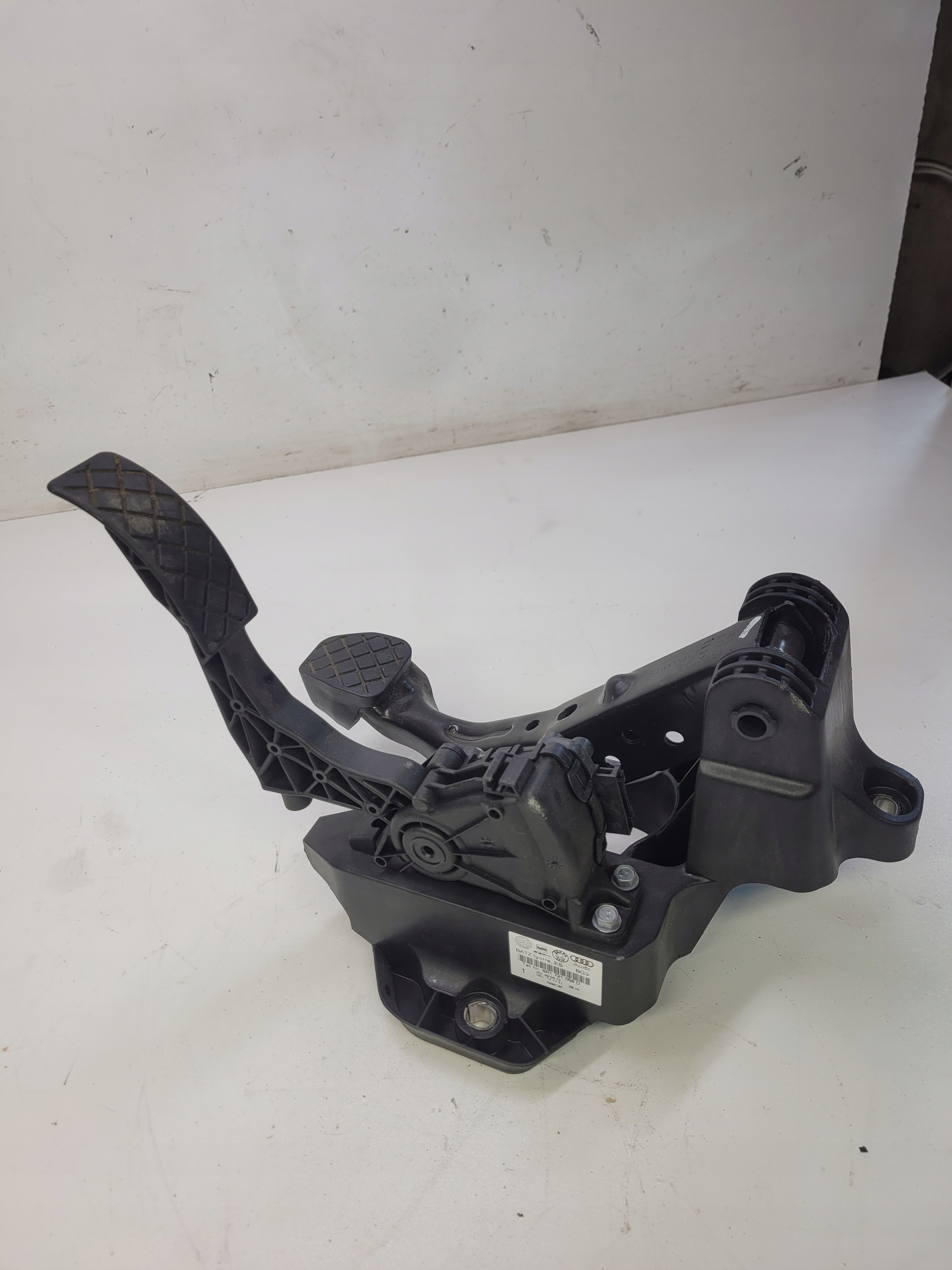 pedals support AUDI A1 VW SEAT SKODA 6R1721115A