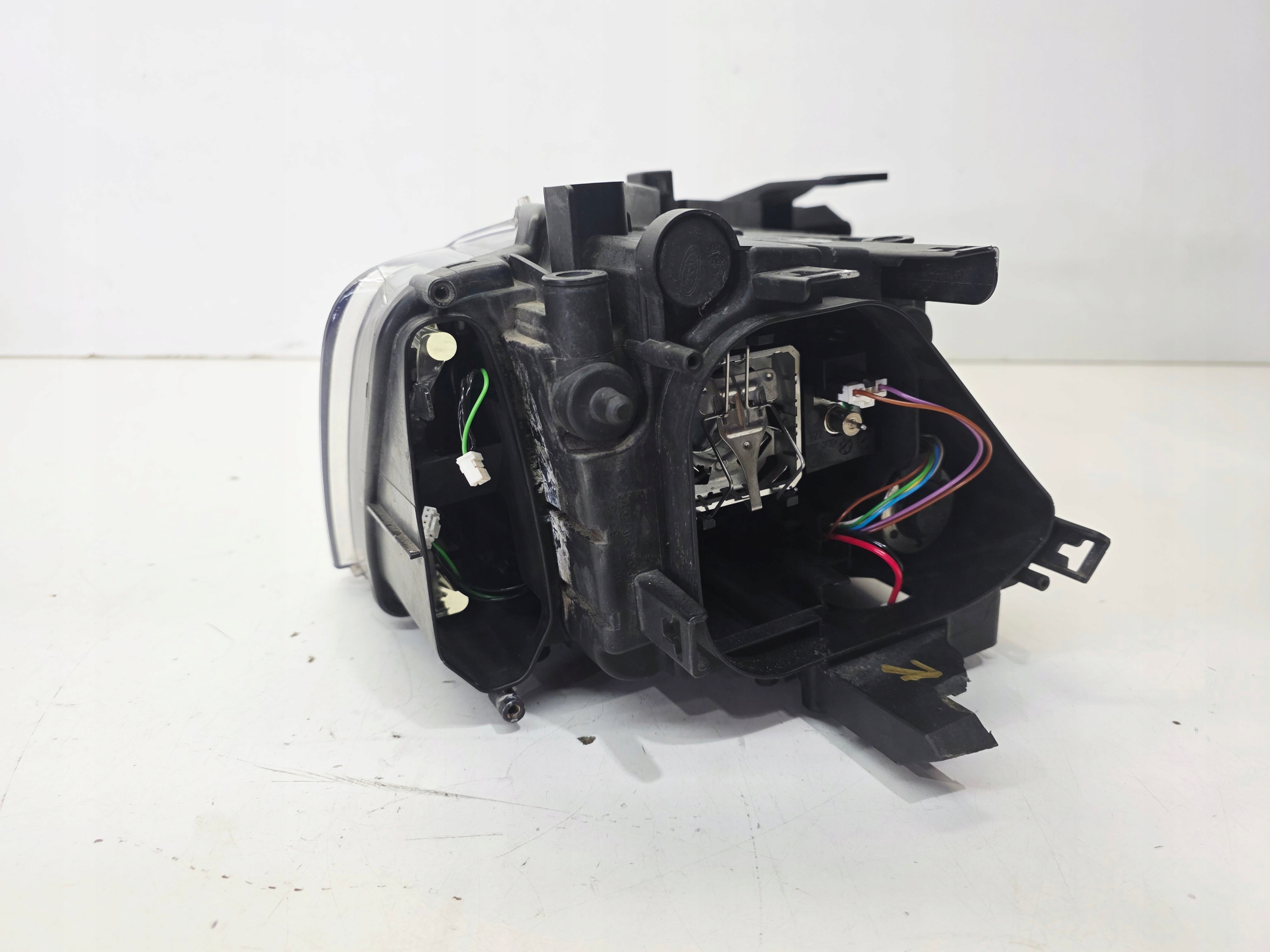 REFLEKTOR light left front BI XENON LED AUDI Q3 8U 8U0941043 EU 40/25