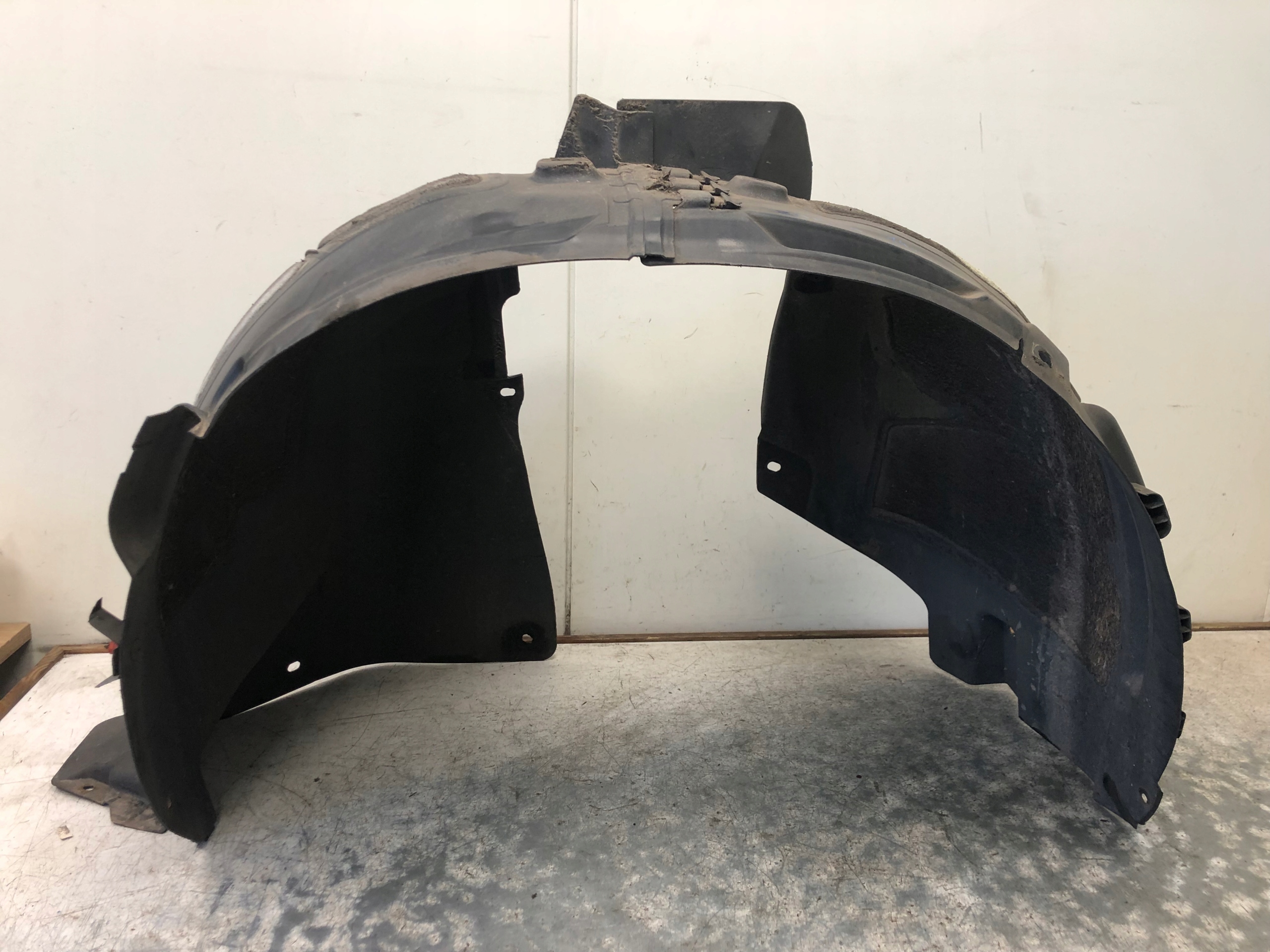 mudguard left front OPEL ZAFIRA C 13301575