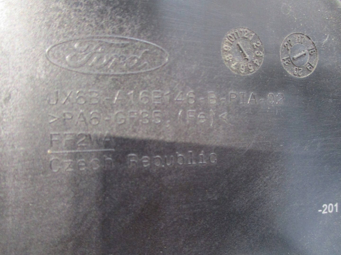 PAS PRZEDNI FORD FOCUS MK4 JX6BA16F146B Producent części Ford OE