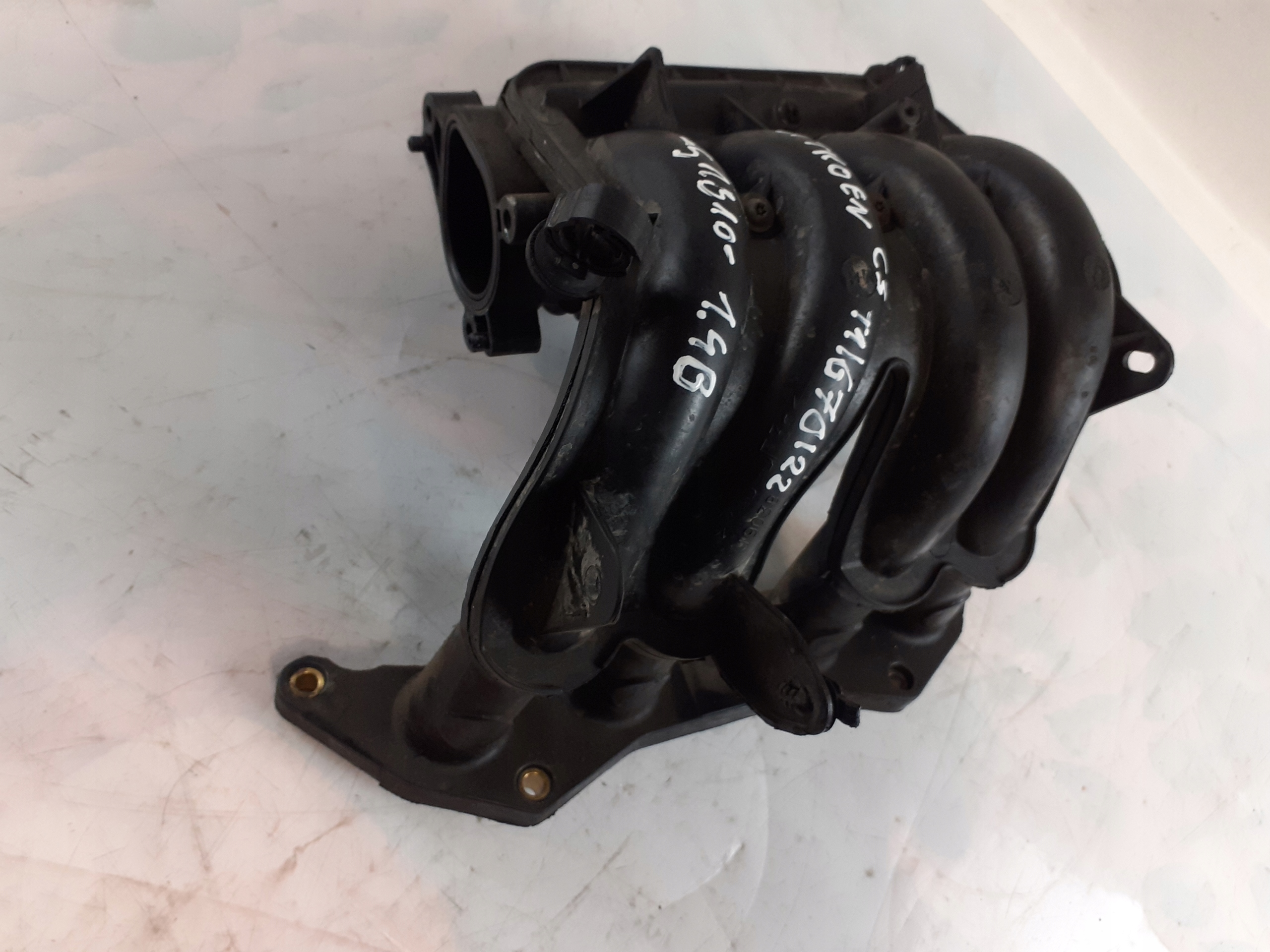 Citroen C3 1.4 intake manifold