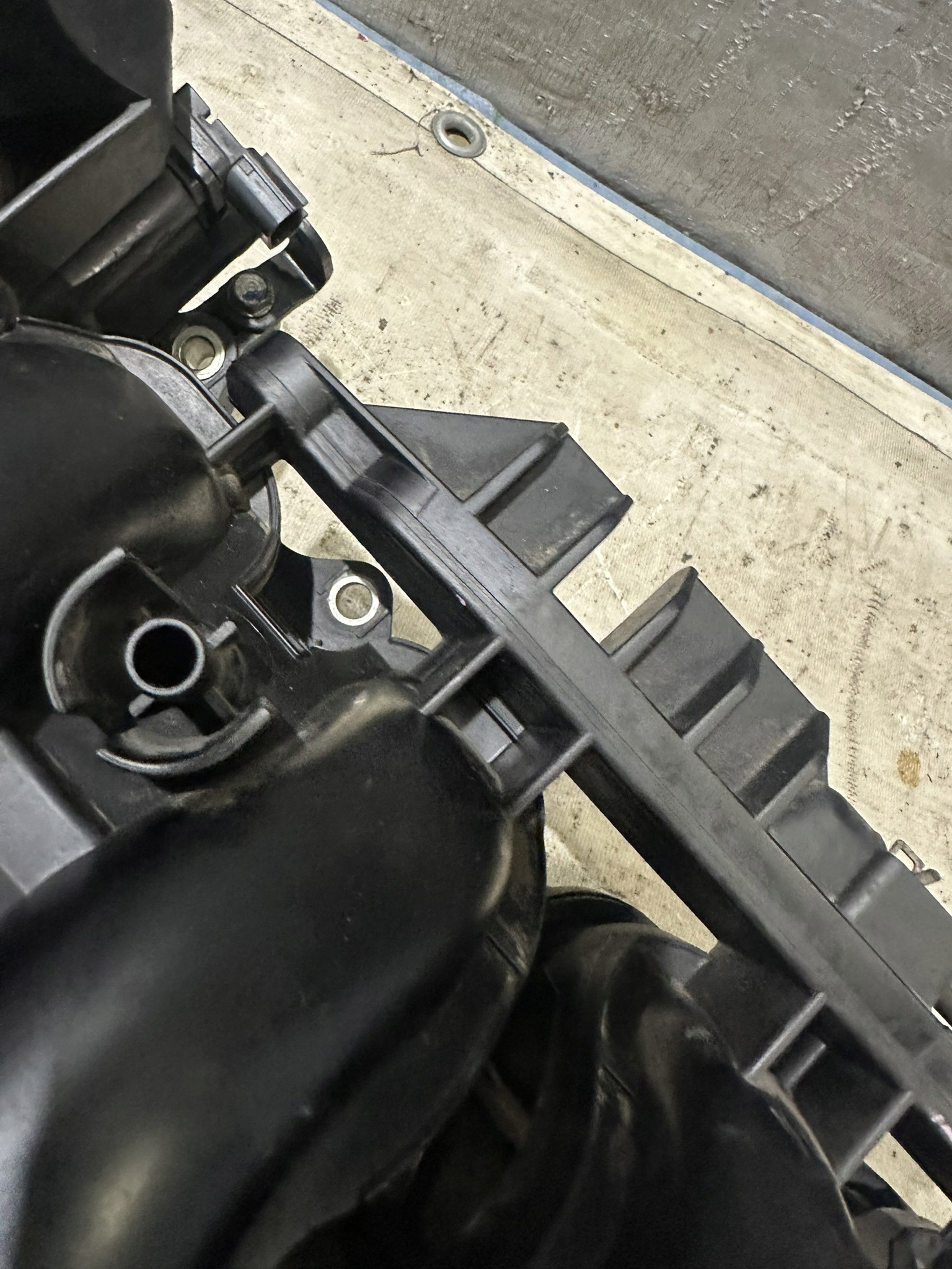 intake manifold HONDA CIVIC VIII 1.8B