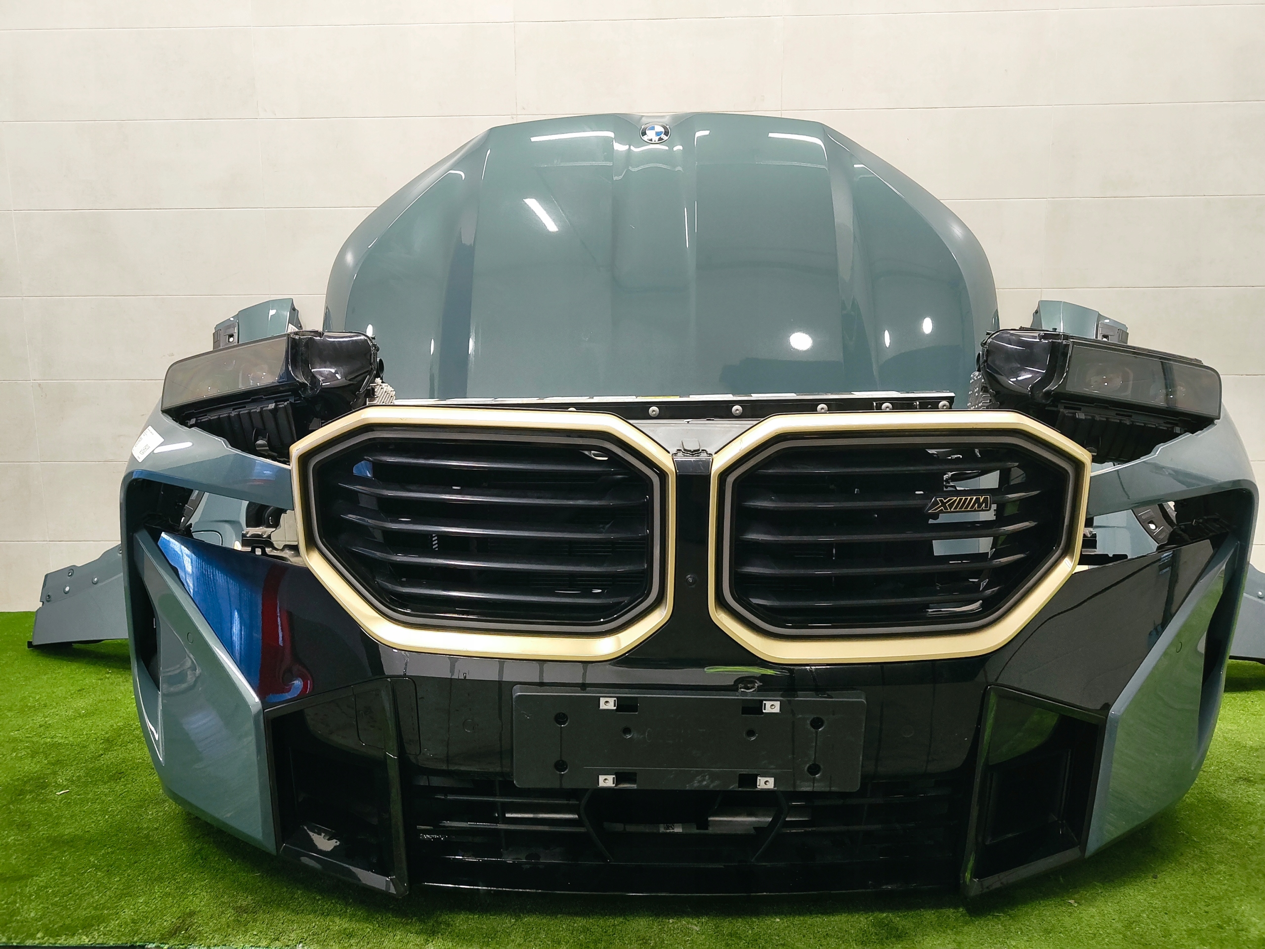 BMW XM G09 front bonnet bumper lights fender support panel for radiators C5Y
