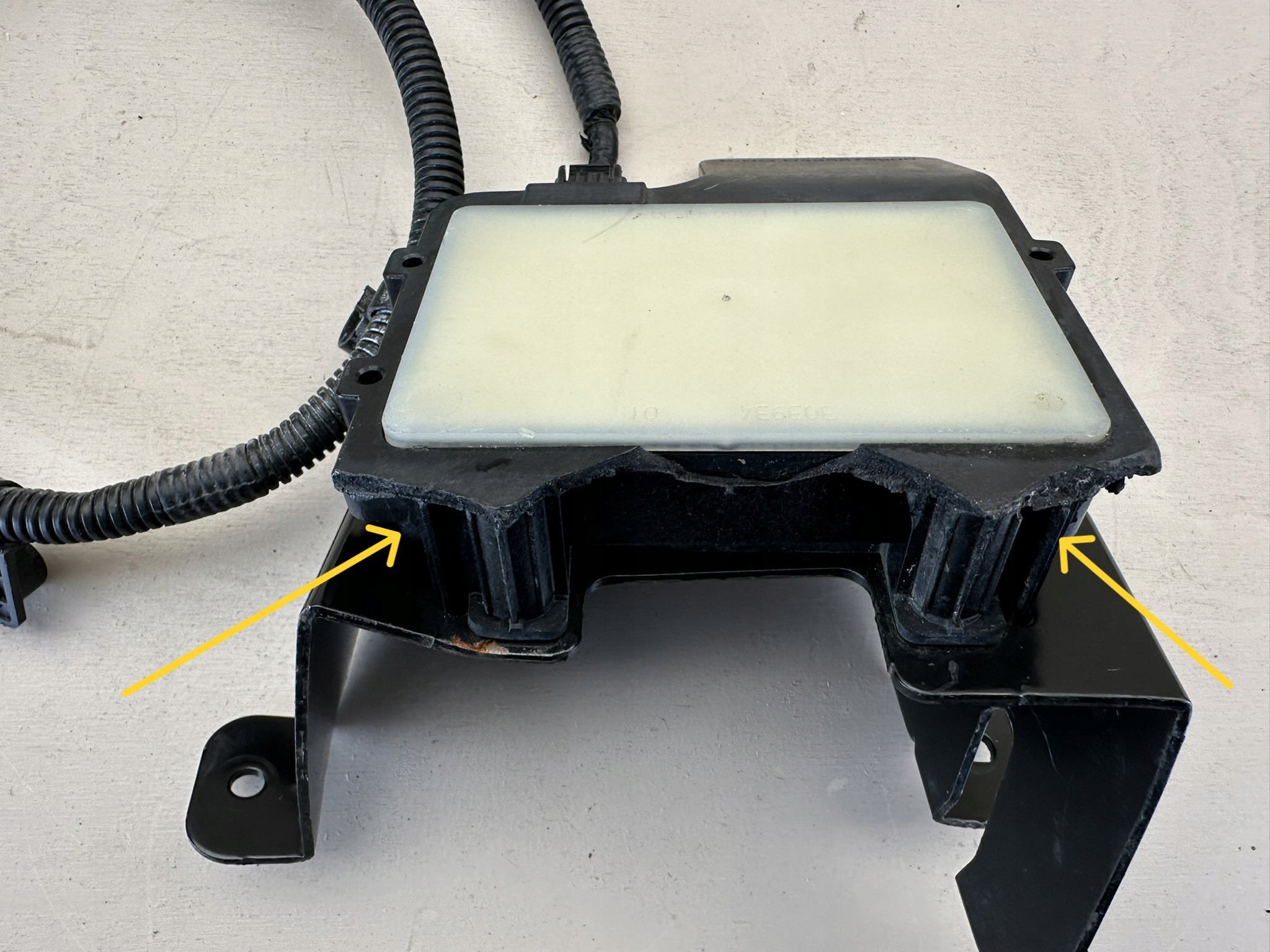 HYUNDAI TUCSON IV 4 20R- PRAWY CZUJNIK RADAR MARTWEGO POLA D3958-54200 Producent części Hyundai OE